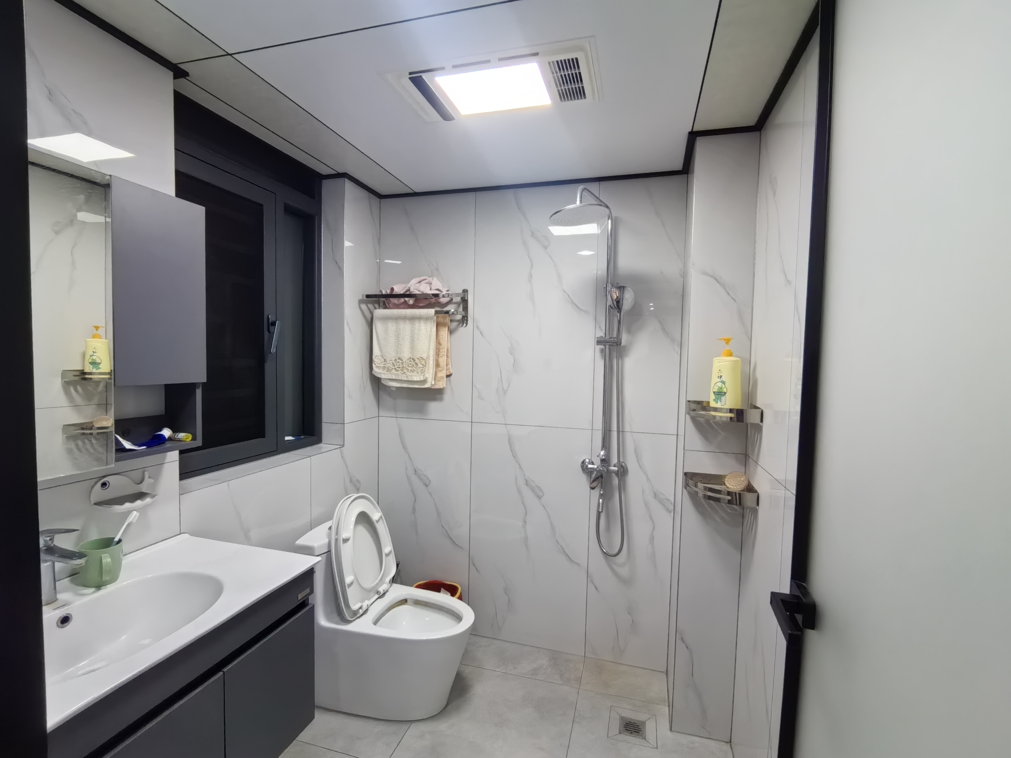 大汉龙城 3室2厅2卫 75.8万 大汉龙城 3室2厅2卫 75.8万卫生间