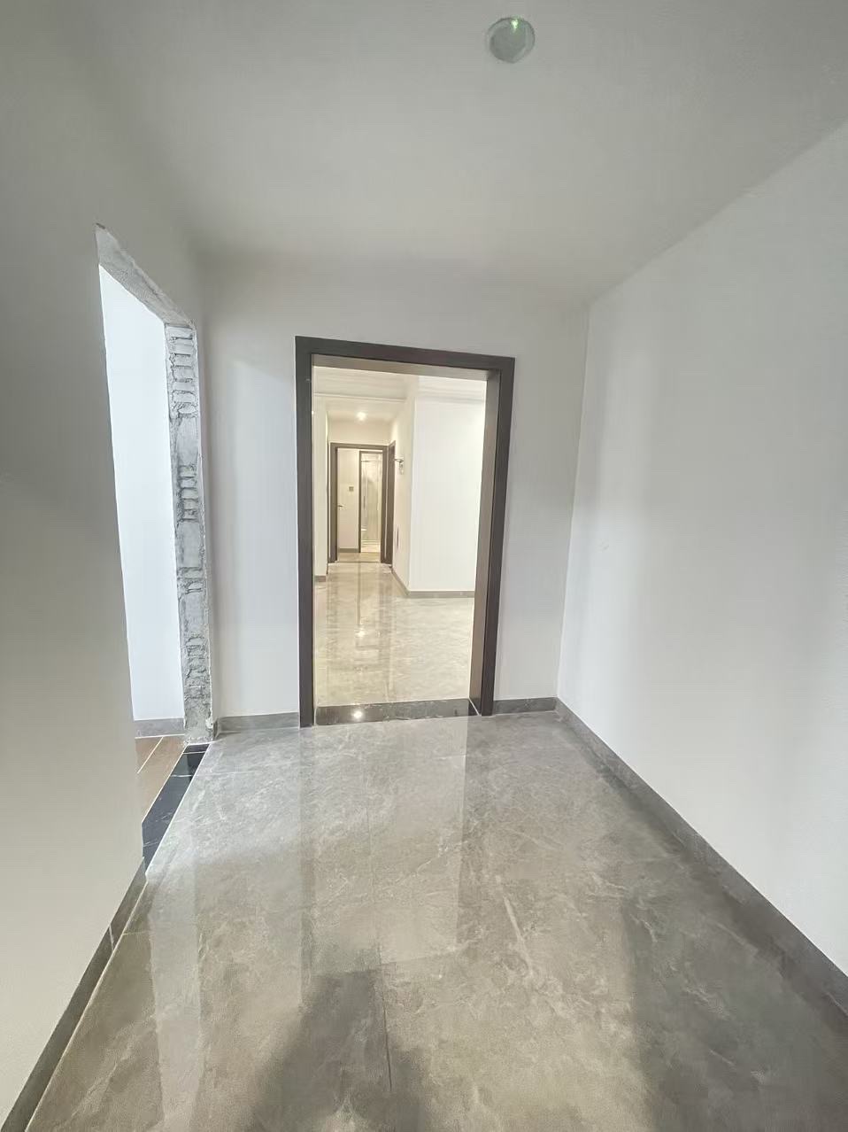 天街华府（海南新天地）  4室2厅2卫    3800.0元/月室内图