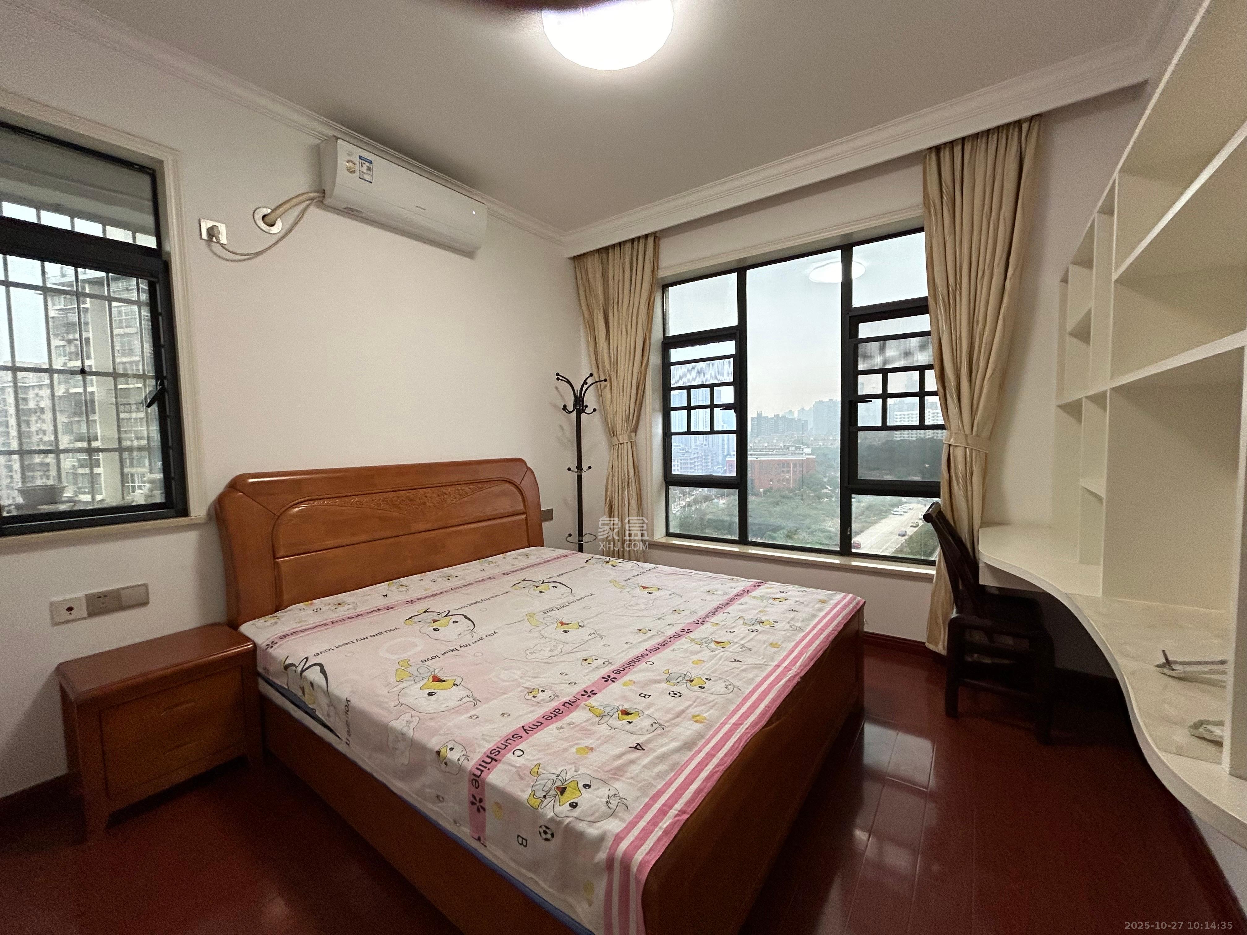 天元涉外景园C区  3室2厅2卫    2800.0元/月室内图