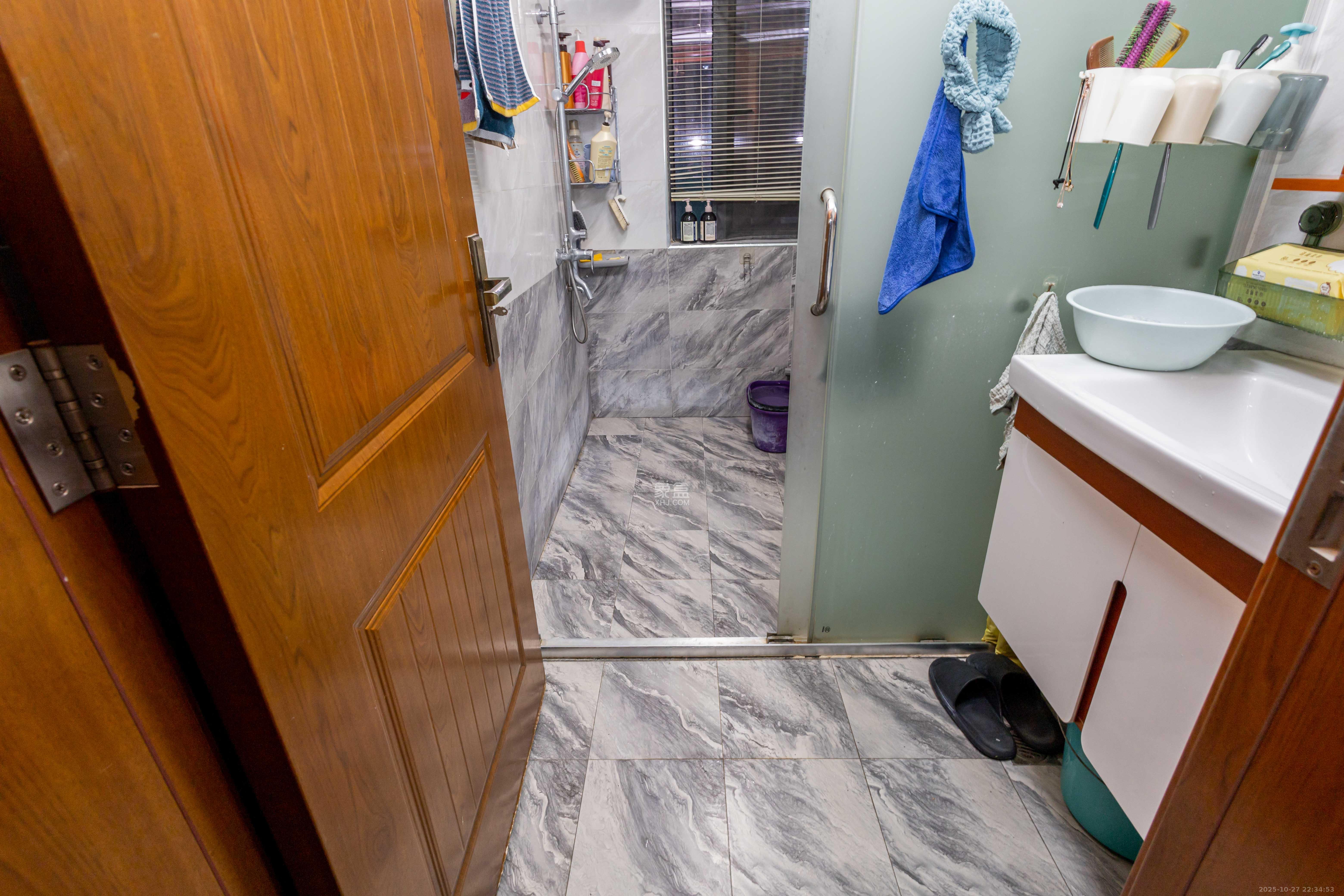 长房东云台 4室2厅2卫 118.0万 长房东云台 4室2厅2卫 118.0万卫生间