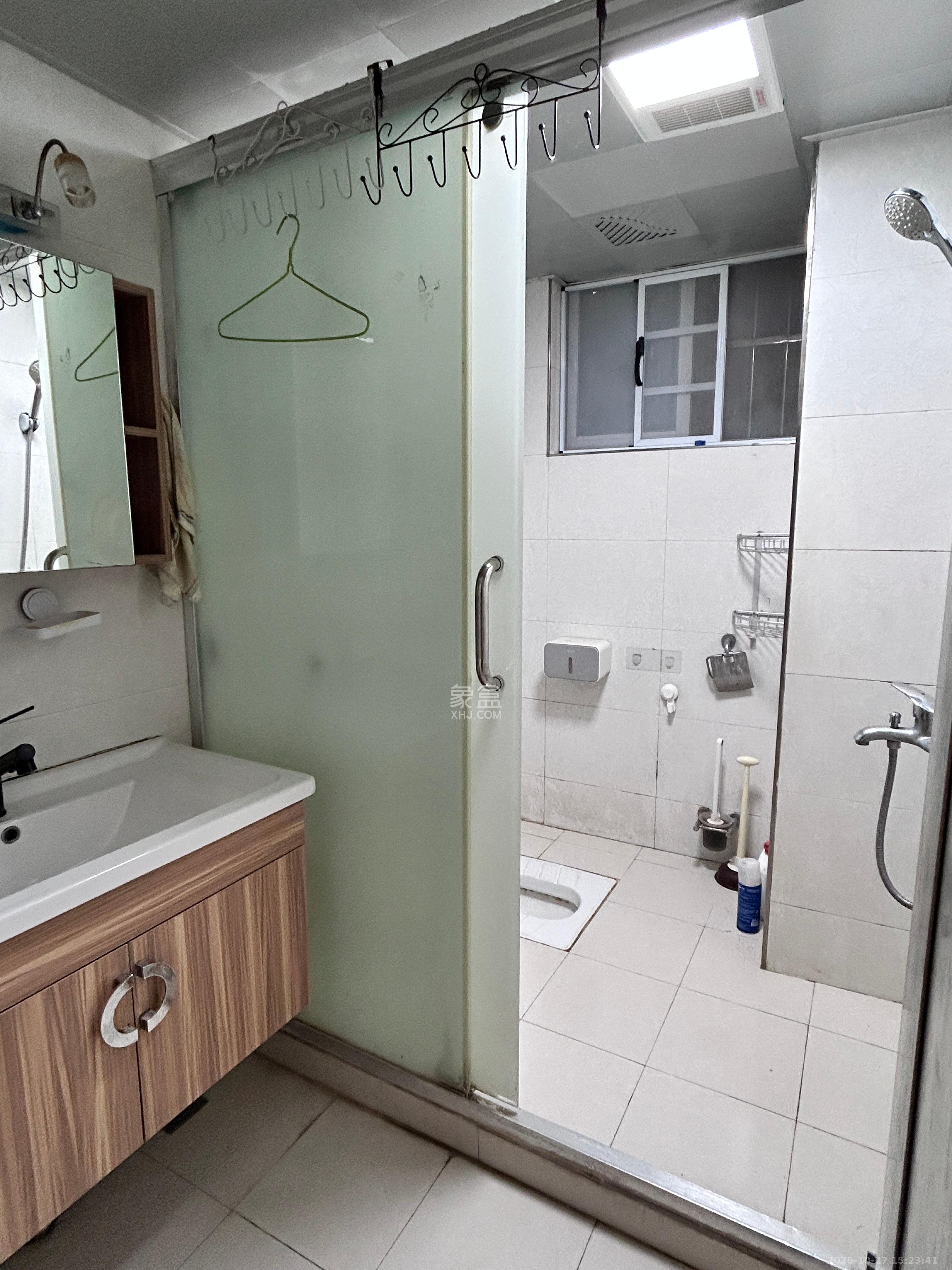 城市山水豪园(山水城市风景)  2室2厅1卫    2600.0元/月 城市山水豪园(山水城市风景)  2室2厅1卫    2600.0元/月室内图