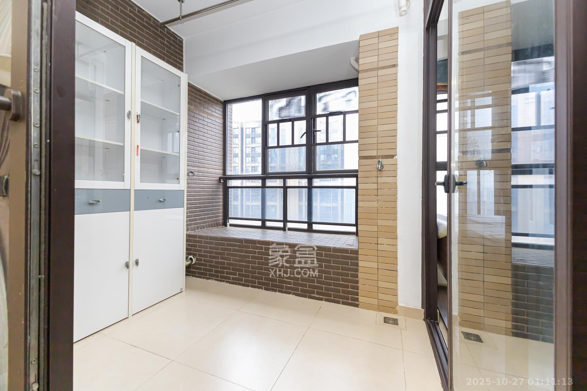 时代倾城一期  2室2厅1卫    59.8万 时代倾城一期  2室2厅1卫    59.8万阳台