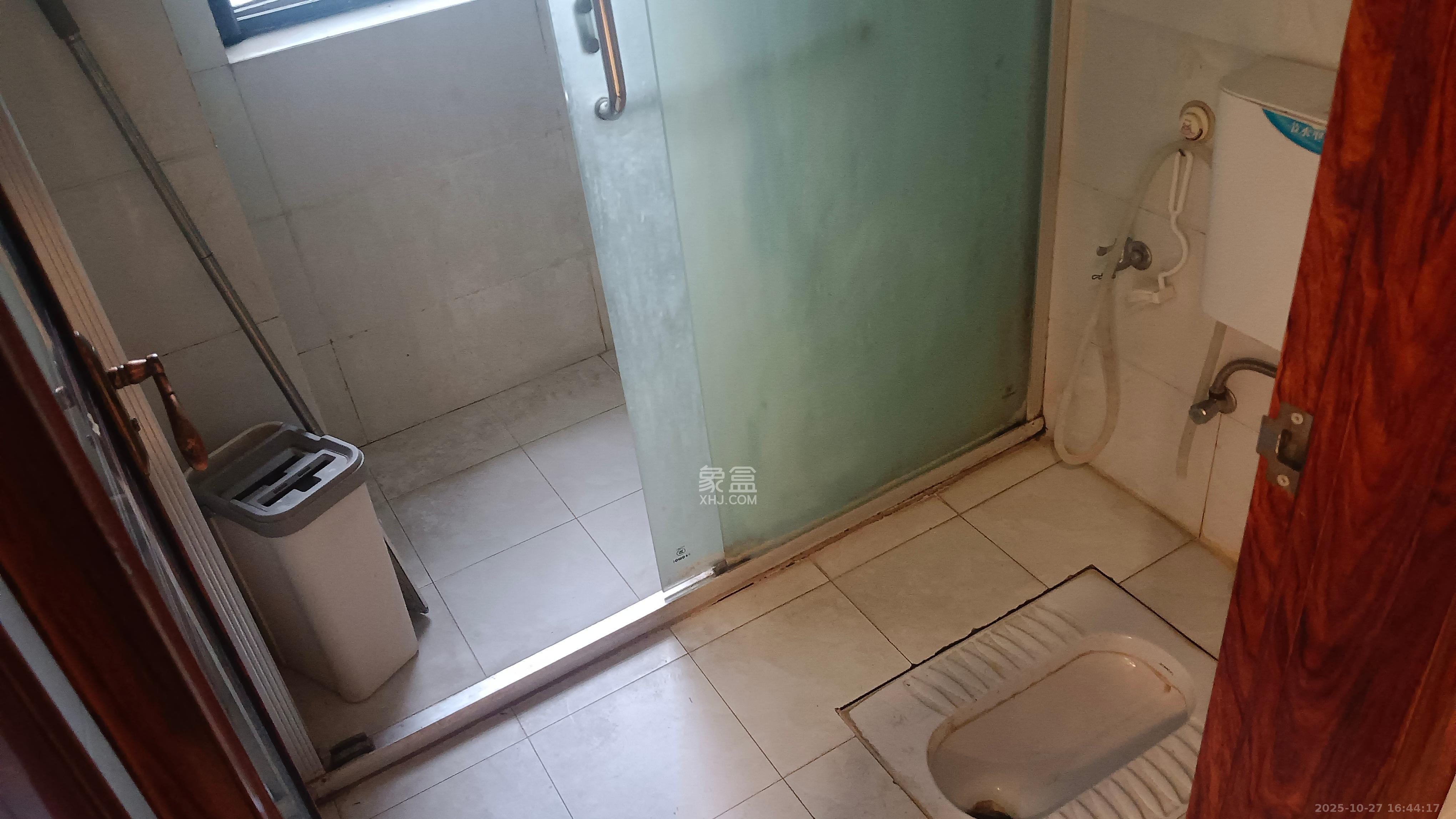 曙光领峰(曙光家园)  3室2厅2卫    2500.0元/月 曙光领峰(曙光家园)  3室2厅2卫    2500.0元/月室内图