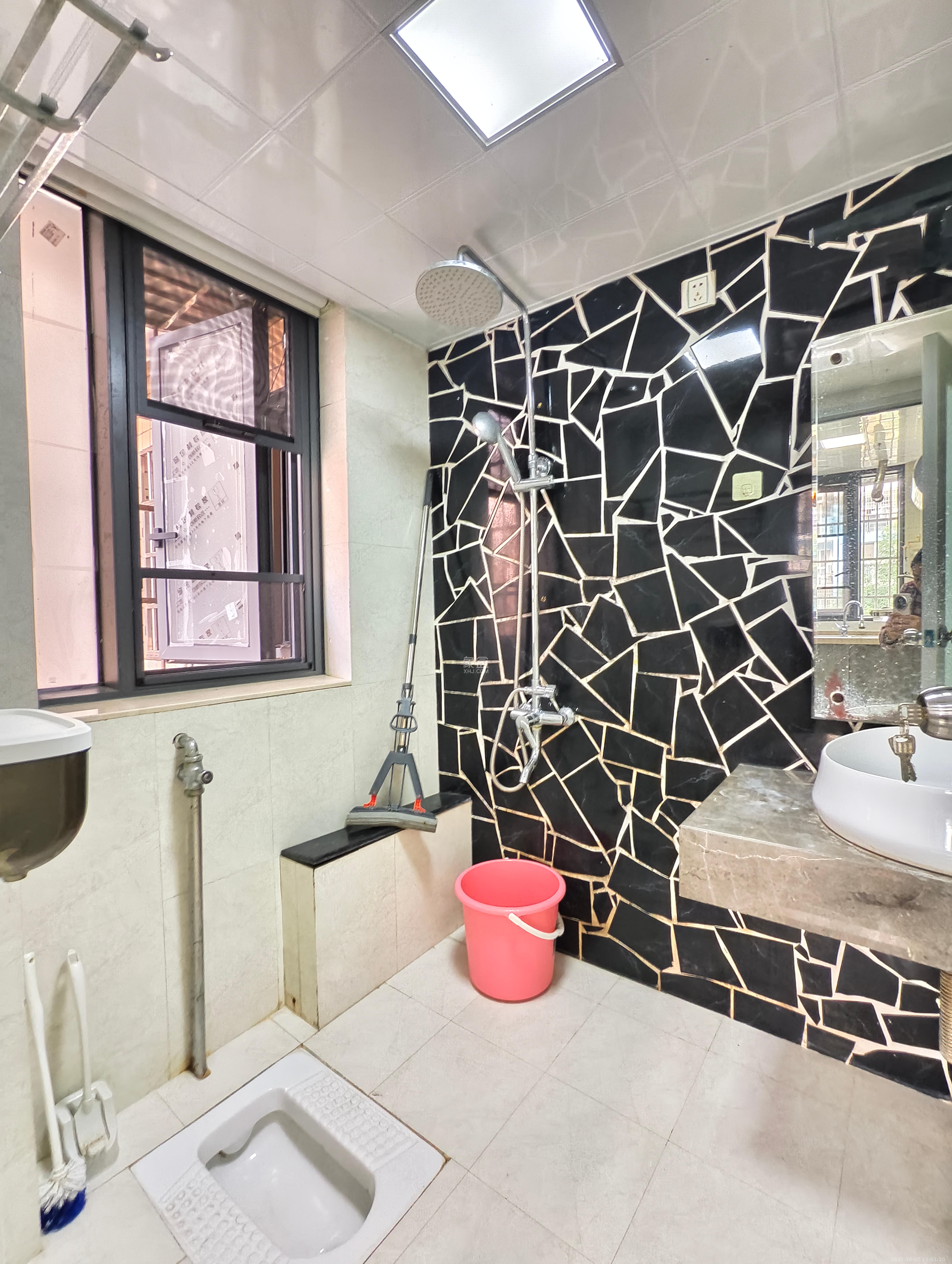 金色山庄 3室2厅1卫 2600.0元/月 金色山庄 3室2厅1卫 2600.0元/月室内图