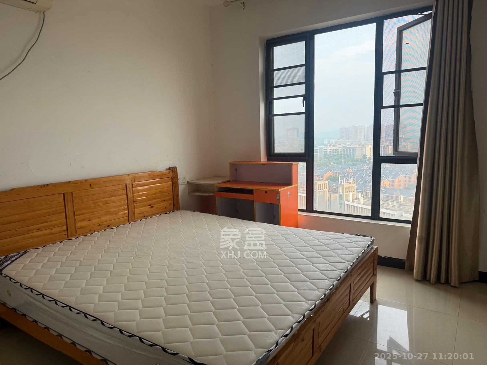 南庭城果  3室2厅1卫    2300.0元/月室内图