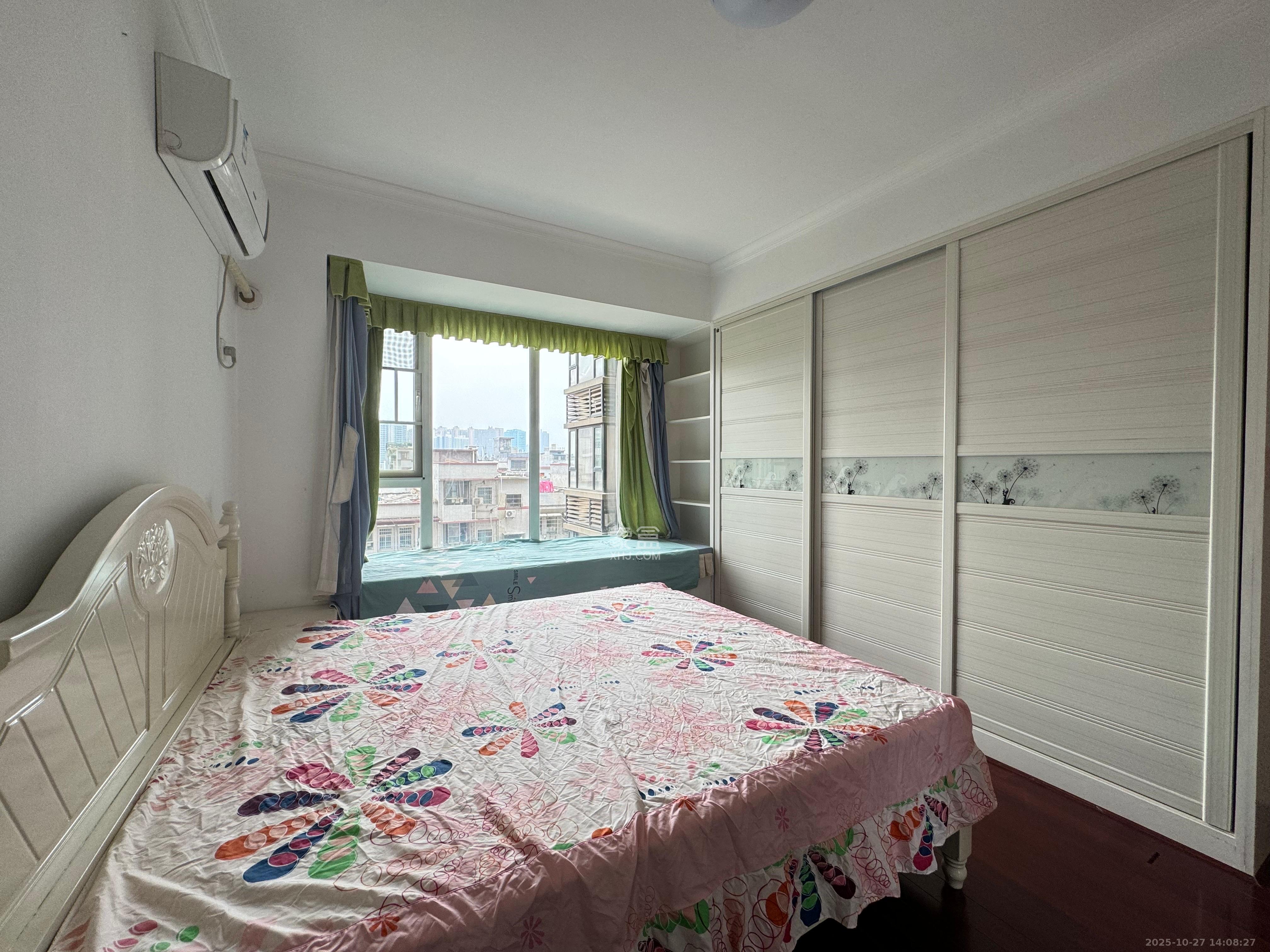 金鼎公园尚 3室2厅2卫 2400.0元/月 金鼎公园尚 3室2厅2卫 2400.0元/月室内图