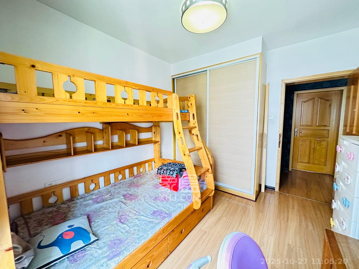 西子花苑  3室2厅2卫    3000.0元/月室内图