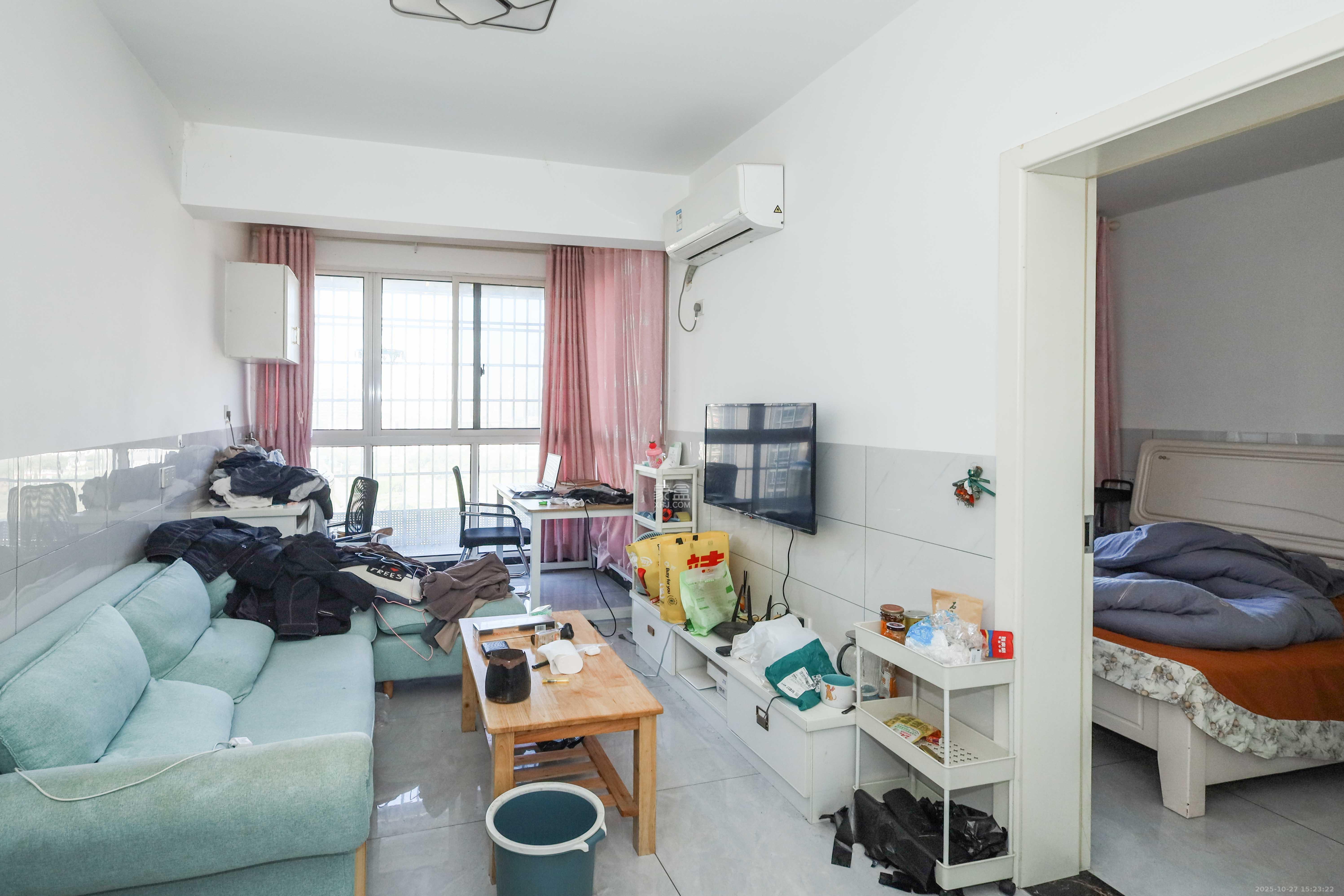 和润园一、二期  3室2厅2卫    80.0万客厅