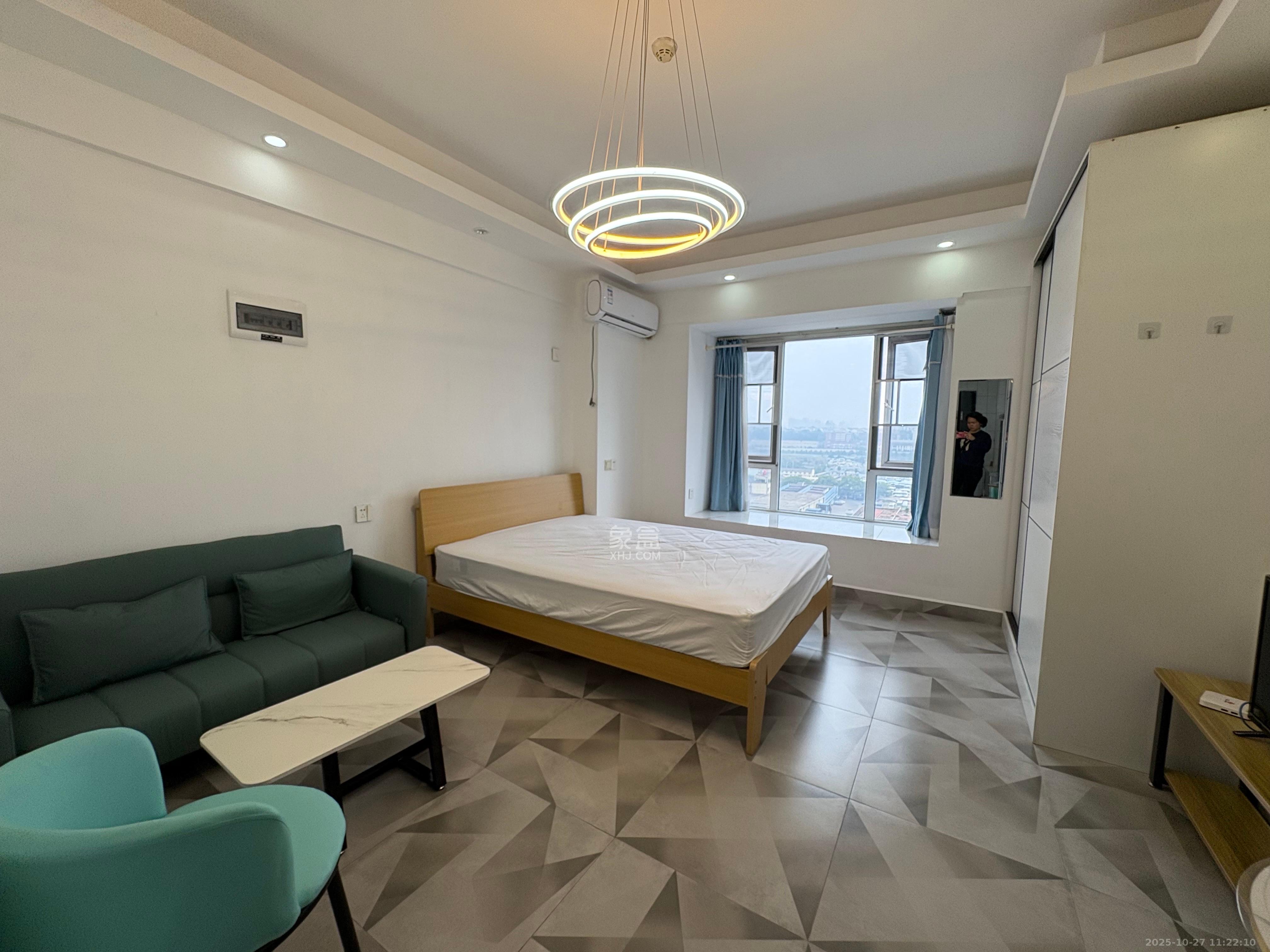 芙蓉万国城MOMA(卓越汇富苑)  1室1厅1卫    1300.0元/月 芙蓉万国城MOMA(卓越汇富苑)  1室1厅1卫    1300.0元/月室内图