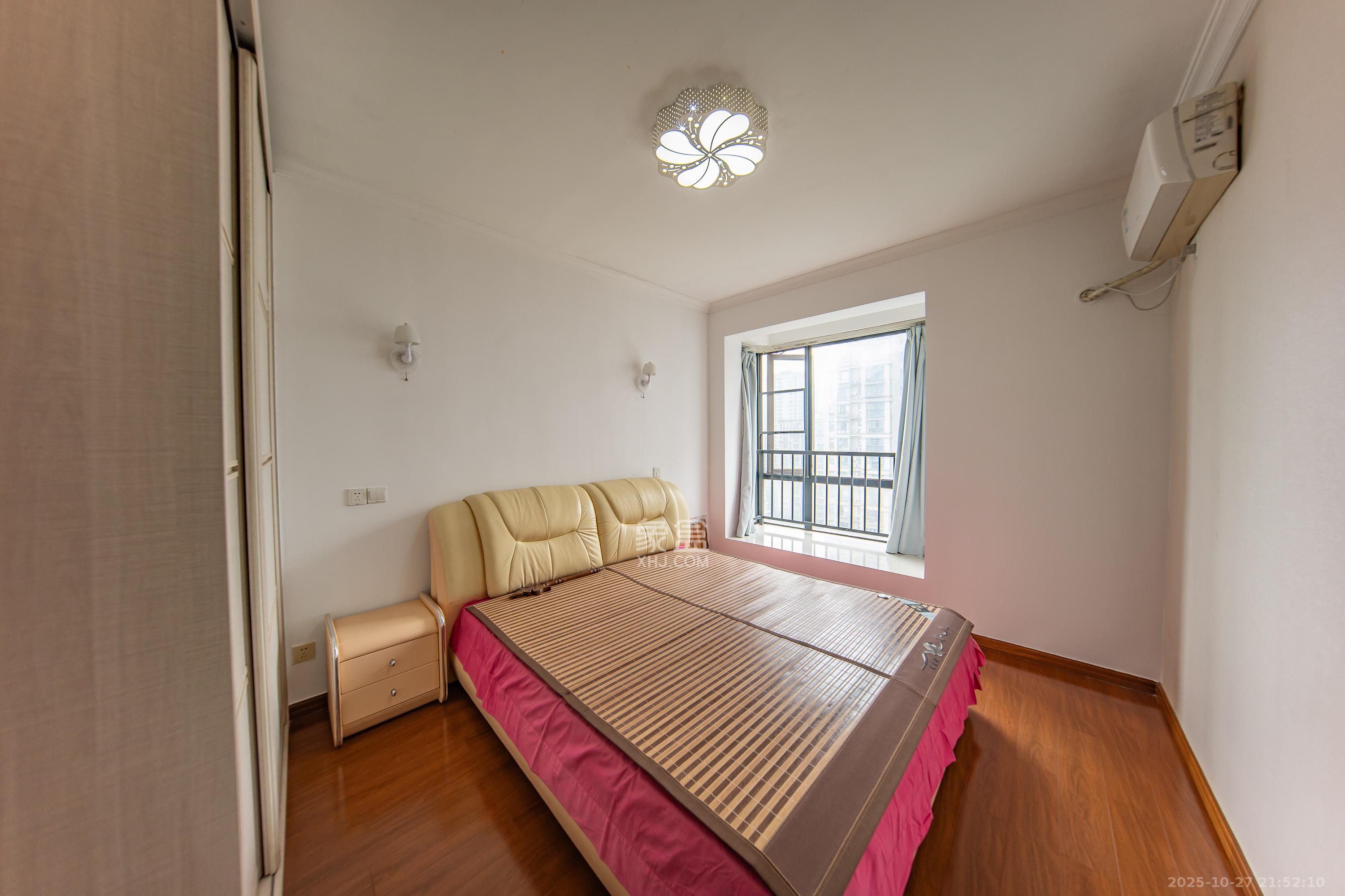 中建麓山和苑  2室2厅1卫    49.0万卧室