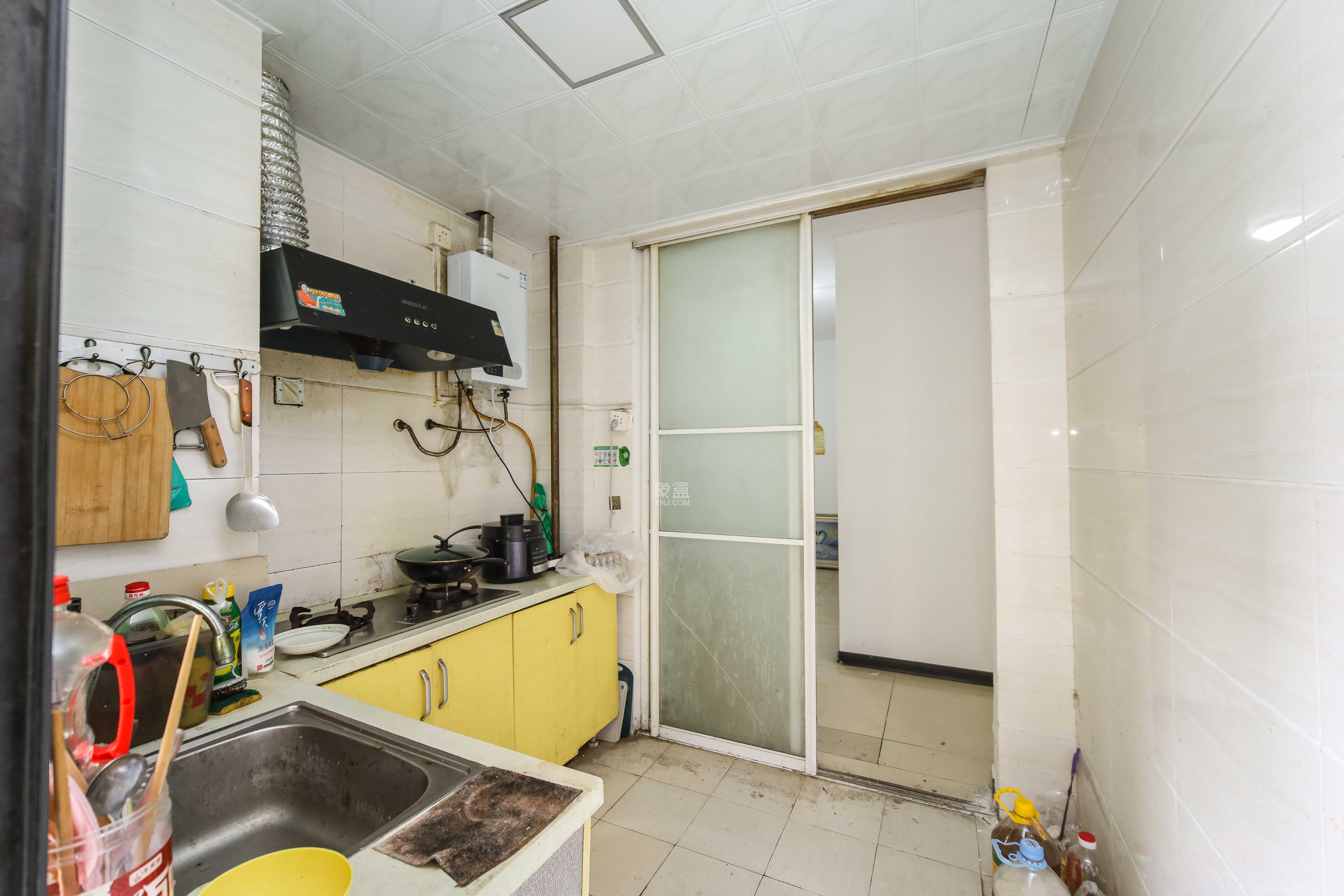 锦湘国际星城三期（锦绣苑）  3室2厅2卫    88.0万厨房