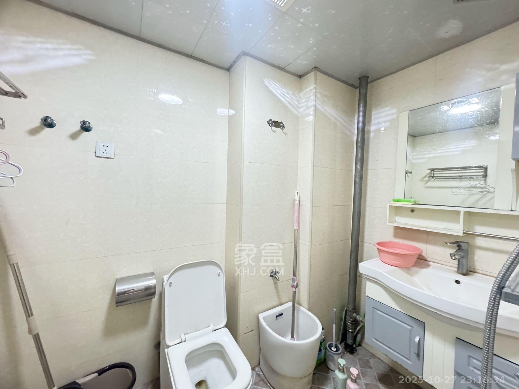 观湖公寓 1室1厅1卫 1500.0元/月 观湖公寓 1室1厅1卫 1500.0元/月室内图