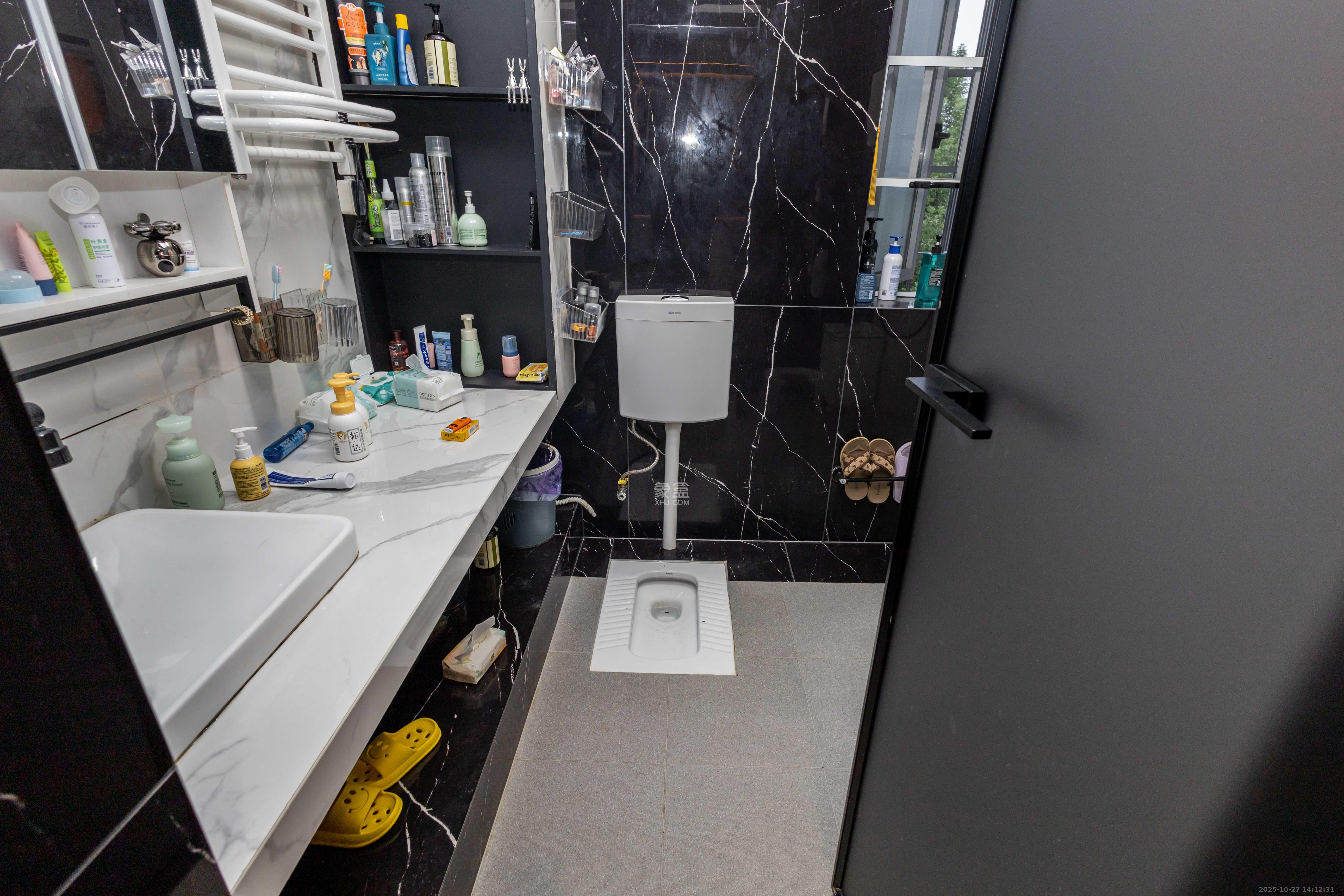 滨湖小区（湖南农业大学）  4室2厅2卫    98.0万卫生间