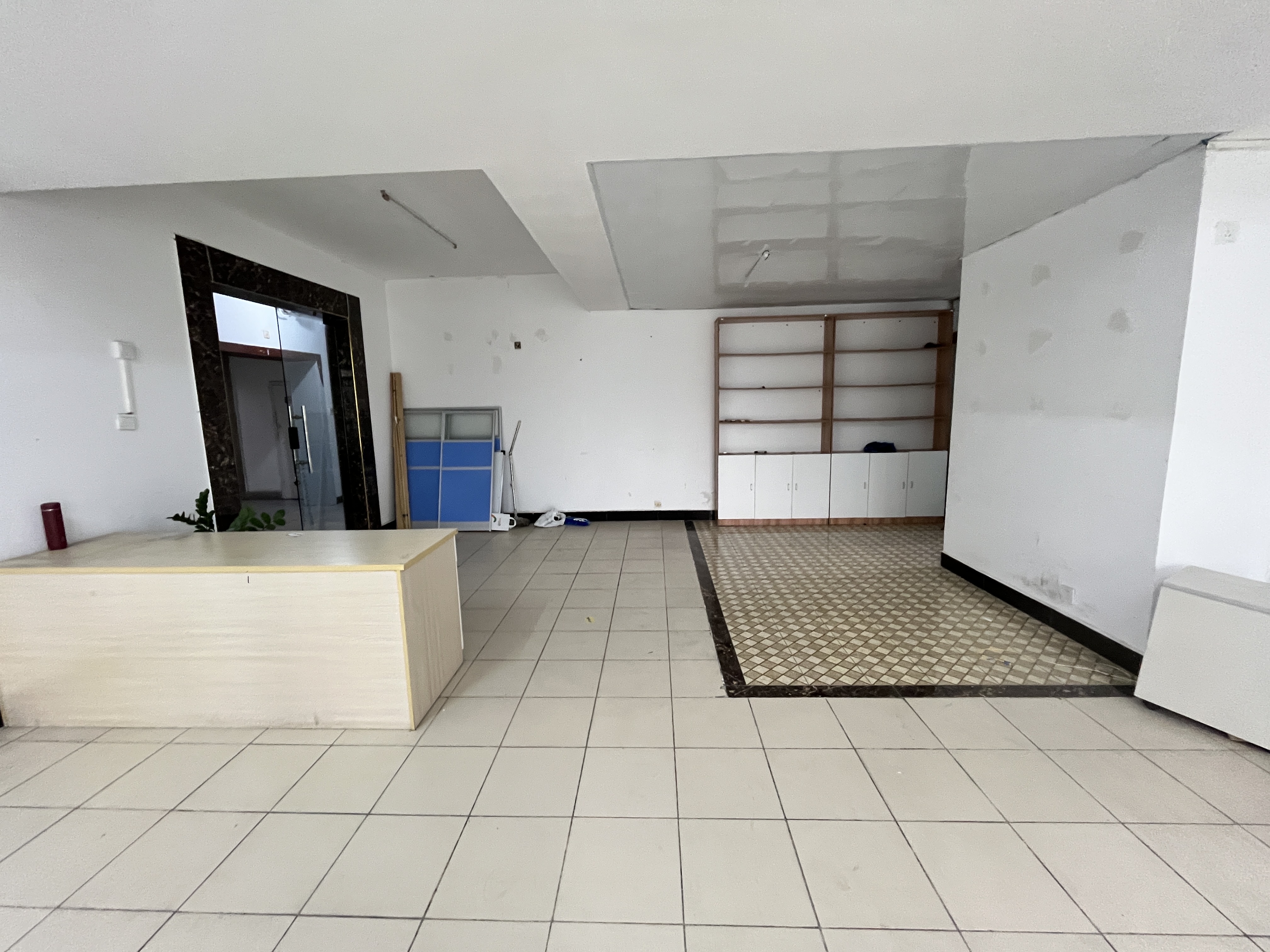 世贸中心  3室2厅2卫    3200.0元/月 世贸中心  3室2厅2卫    3200.0元/月室内图