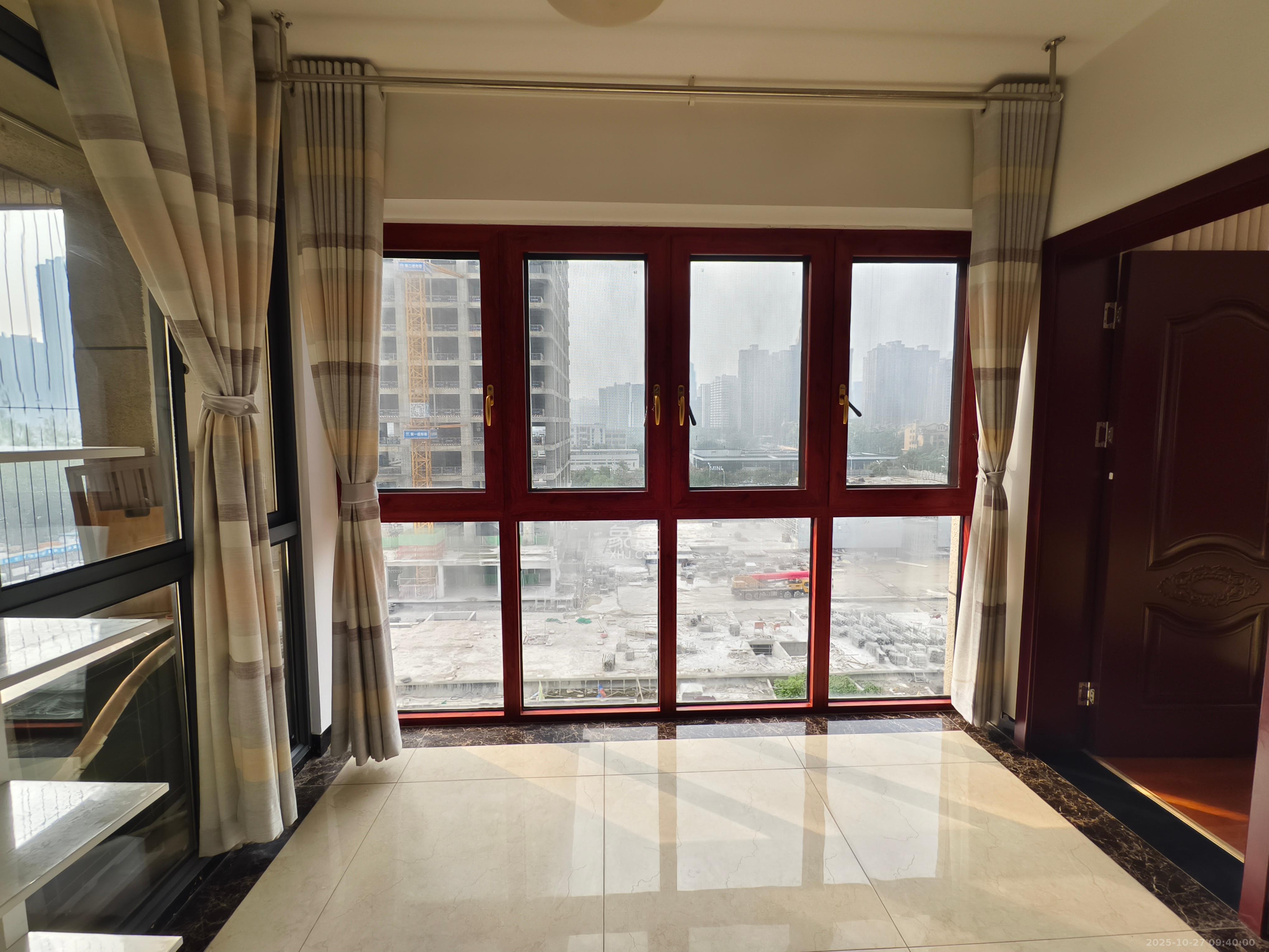 嘉宇盛世华章  3室2厅1卫    2200.0元/月室内图