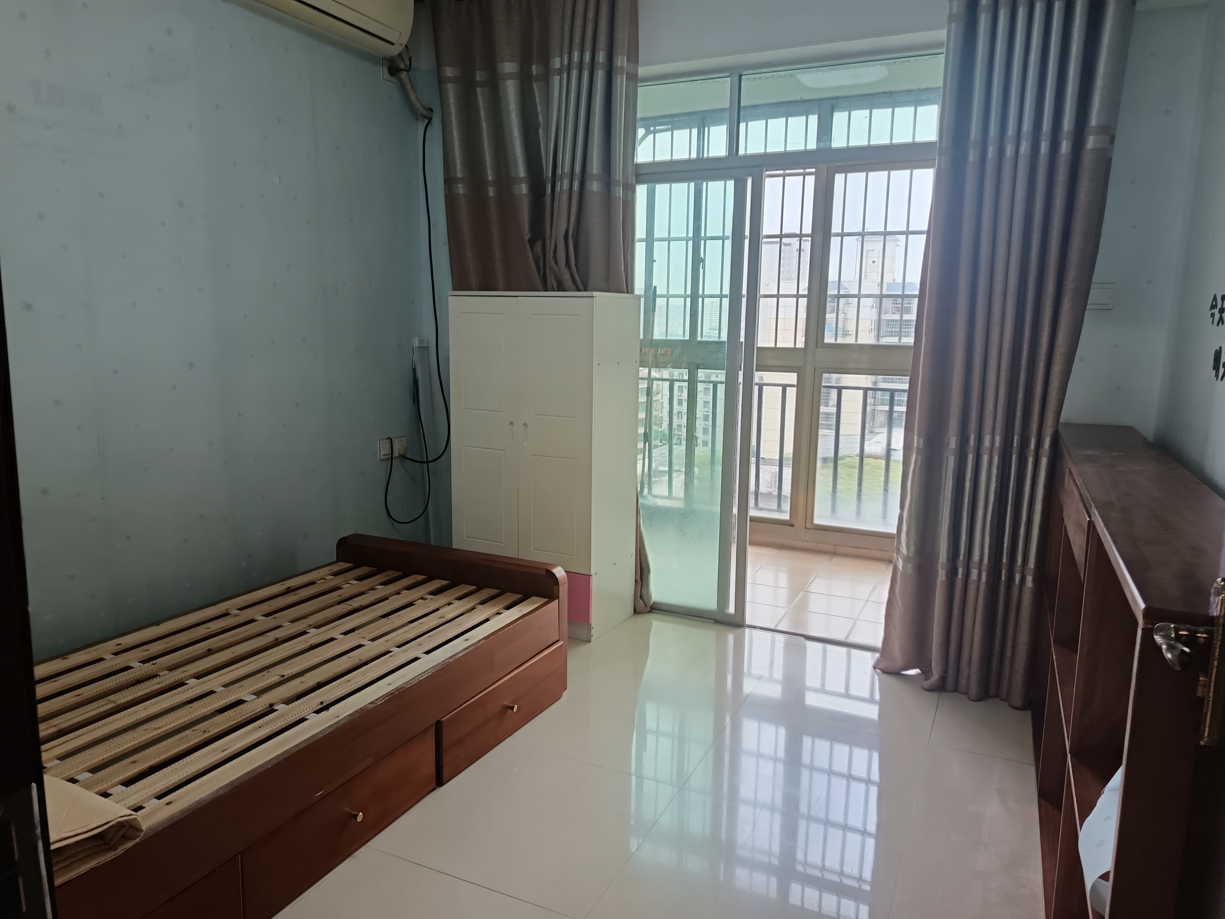 友谊华庭 3室2厅2卫 2500.0元/月 友谊华庭 3室2厅2卫 2500.0元/月室内图