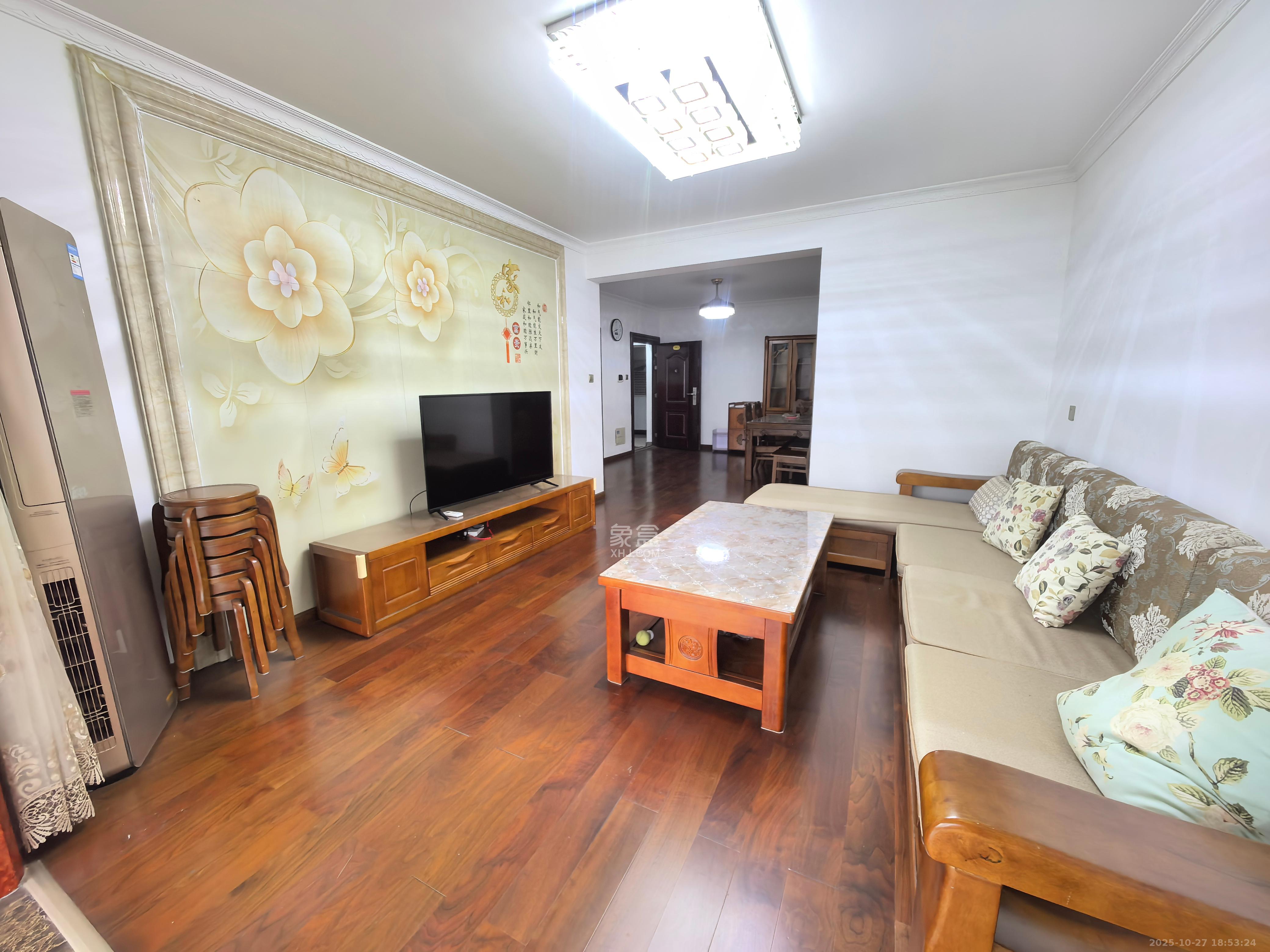 长永佳苑 2室2厅1卫 1700.0元/月 长永佳苑 2室2厅1卫 1700.0元/月室内图