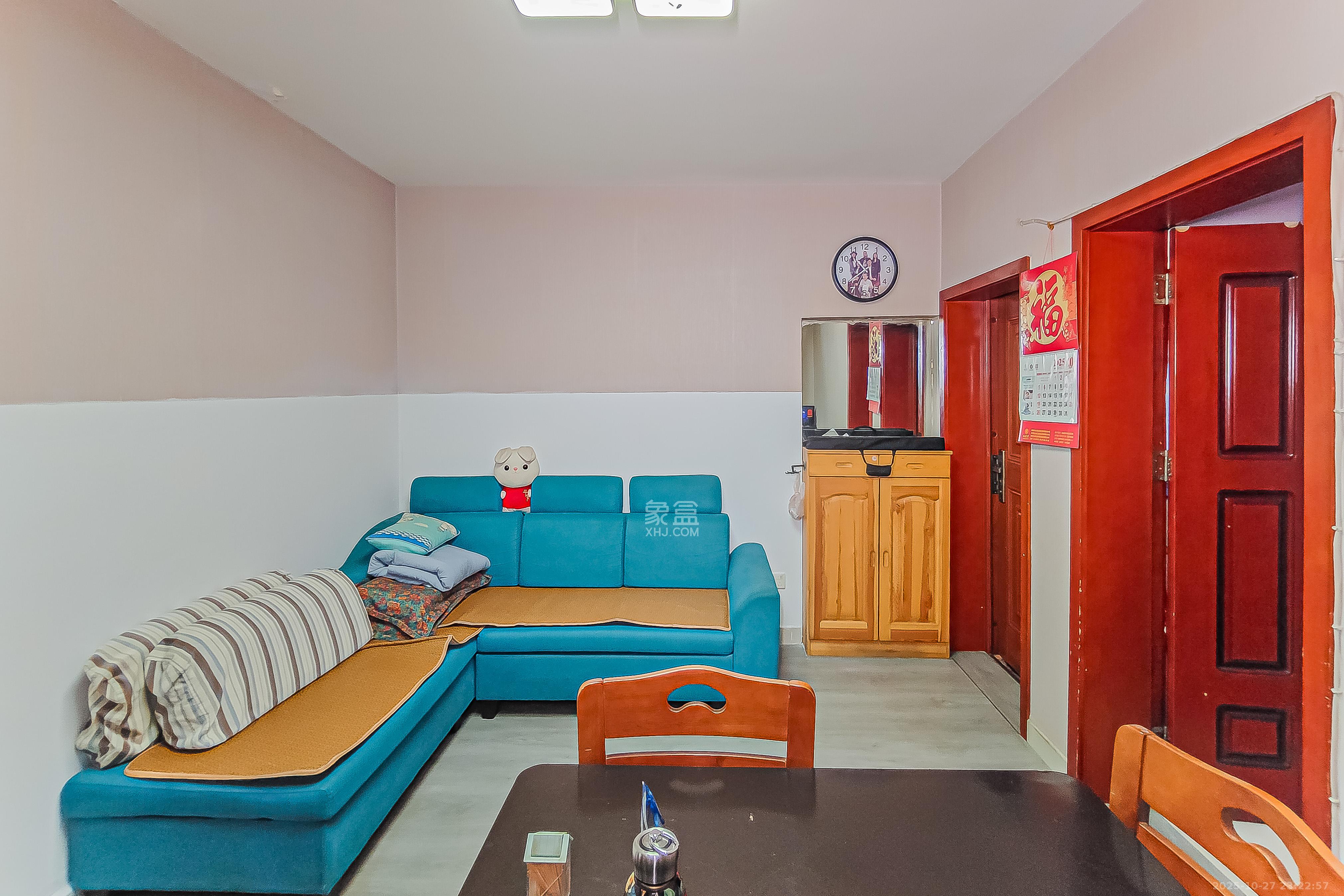 开发公司宿舍  1室1厅1卫    55.0万客厅