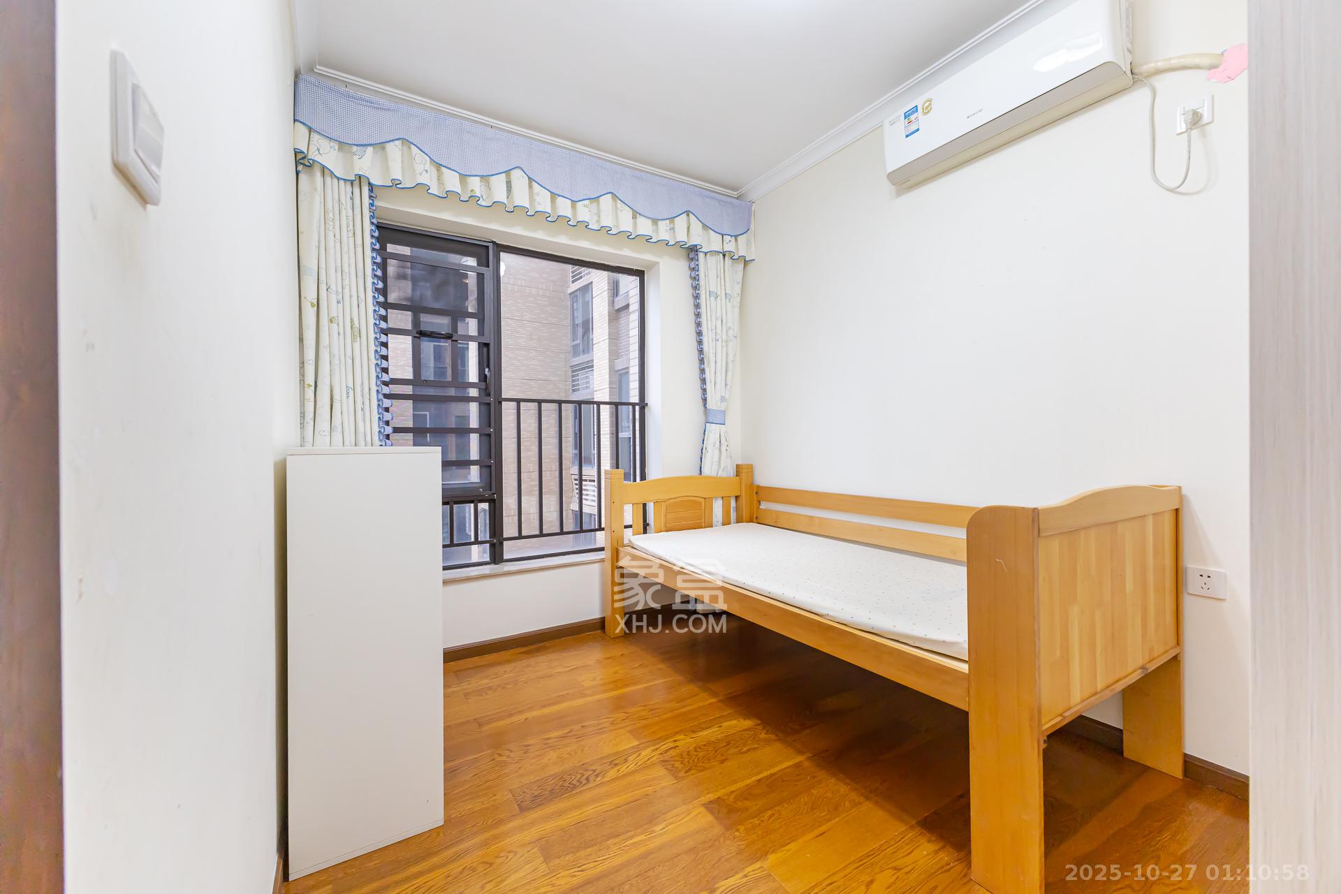 时代倾城一期  2室2厅1卫    59.8万卧室