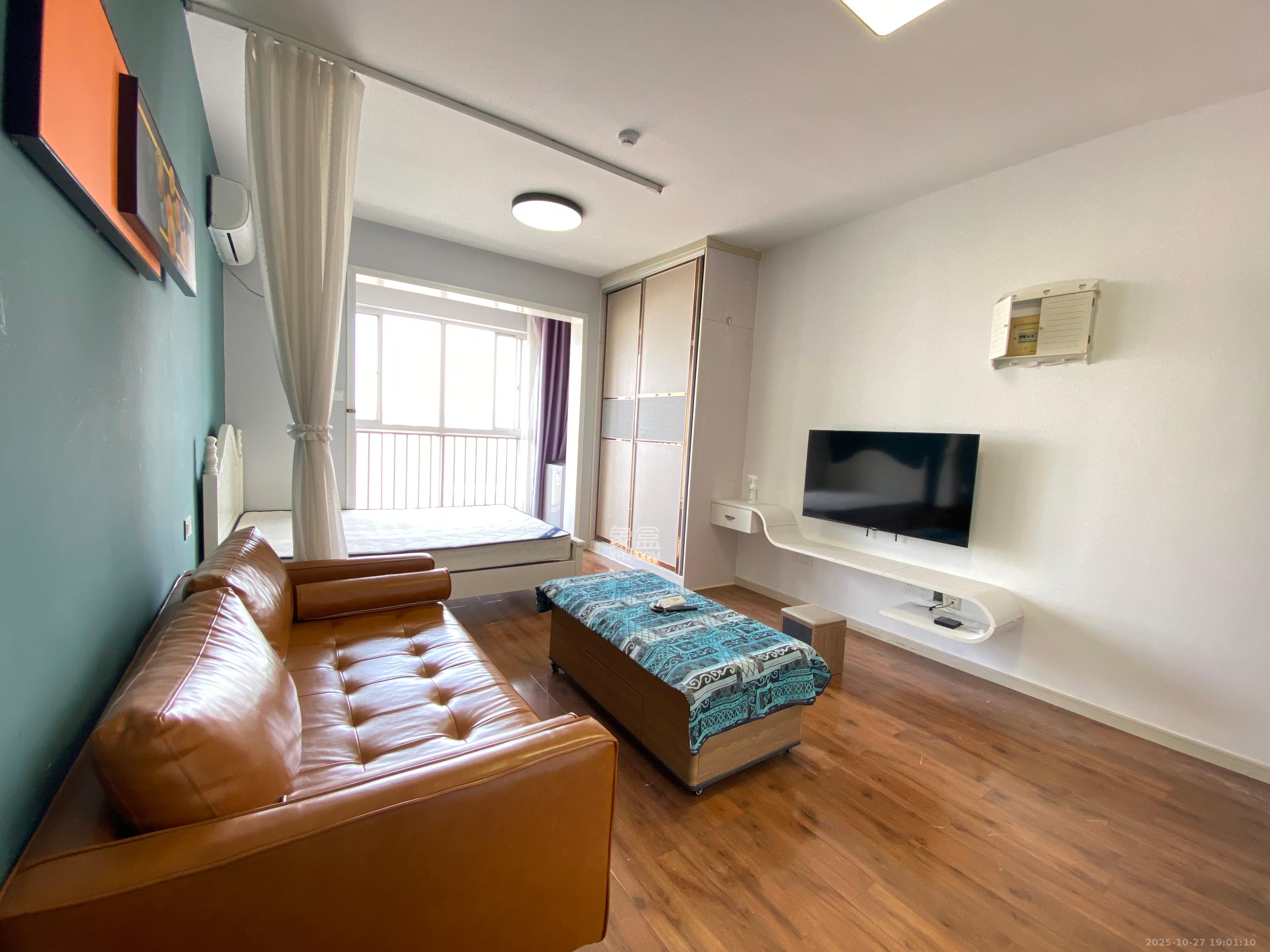 东方新世界  1室1厅1卫    1700.0元/月室内图