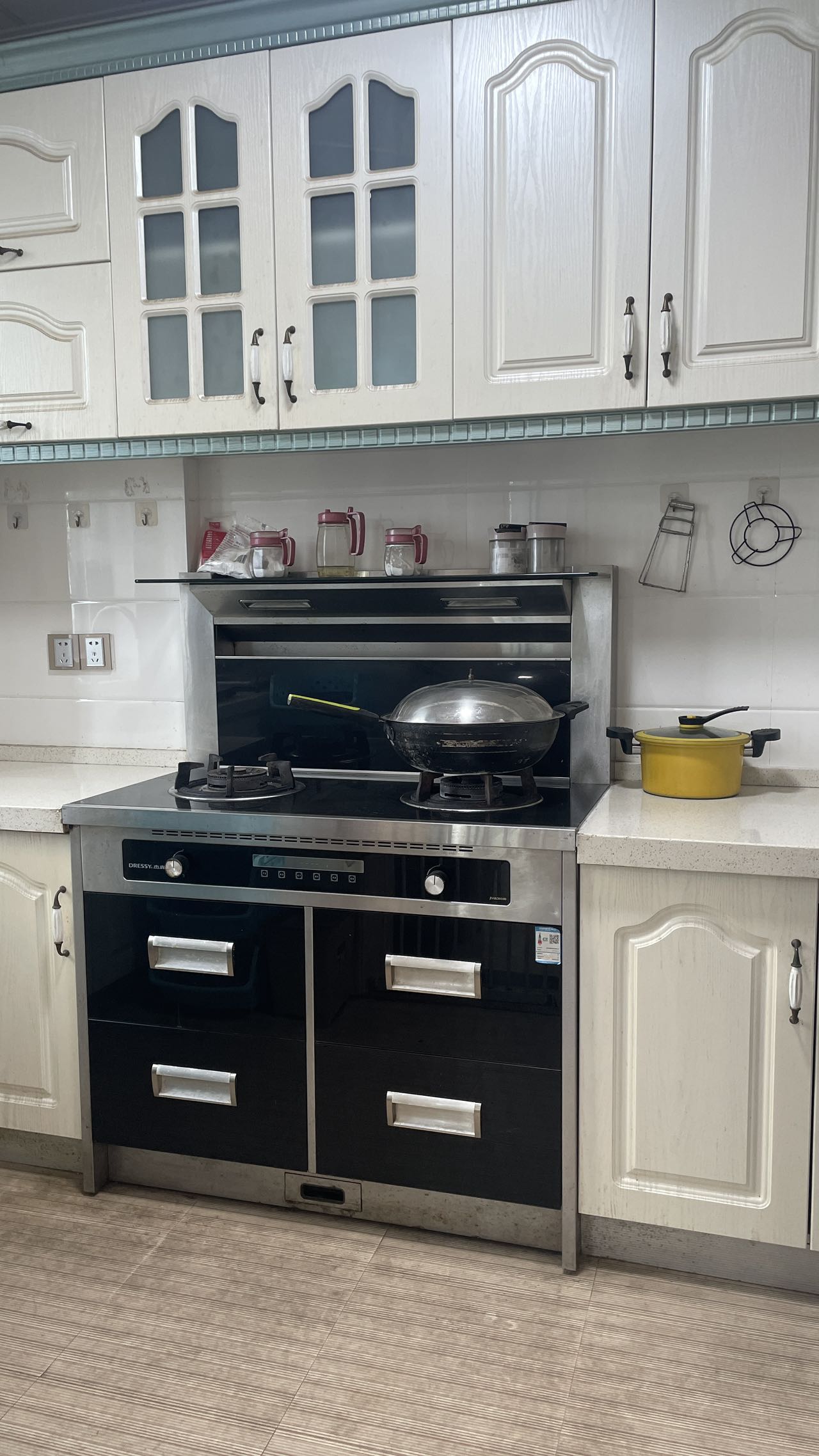 鹏利广场 3室2厅2卫 2100.0元/月 鹏利广场 3室2厅2卫 2100.0元/月室内图