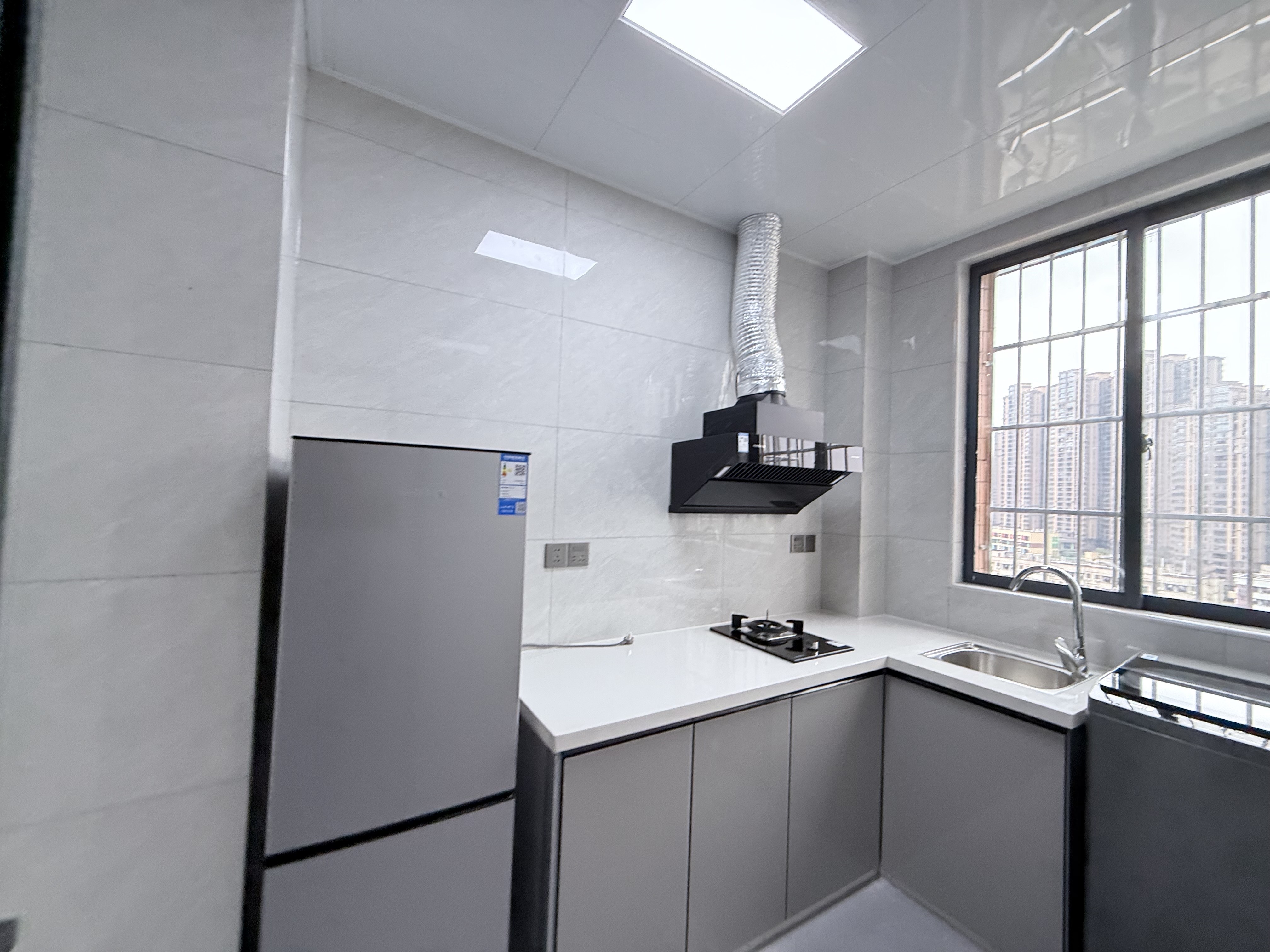 西合路（红湘段）安置房  1室1厅1卫    1400.0元/月室内图