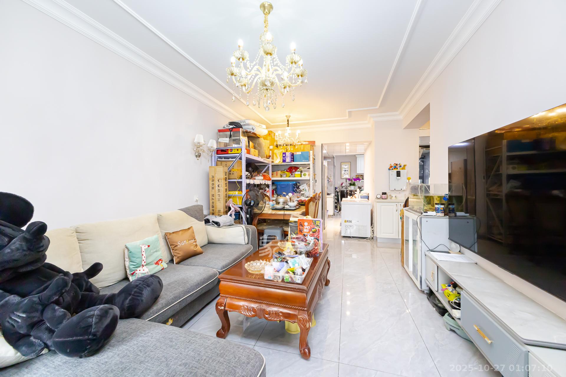 明发阅江悦府  3室2厅1卫    76.0万 明发阅江悦府  3室2厅1卫    76.0万客厅