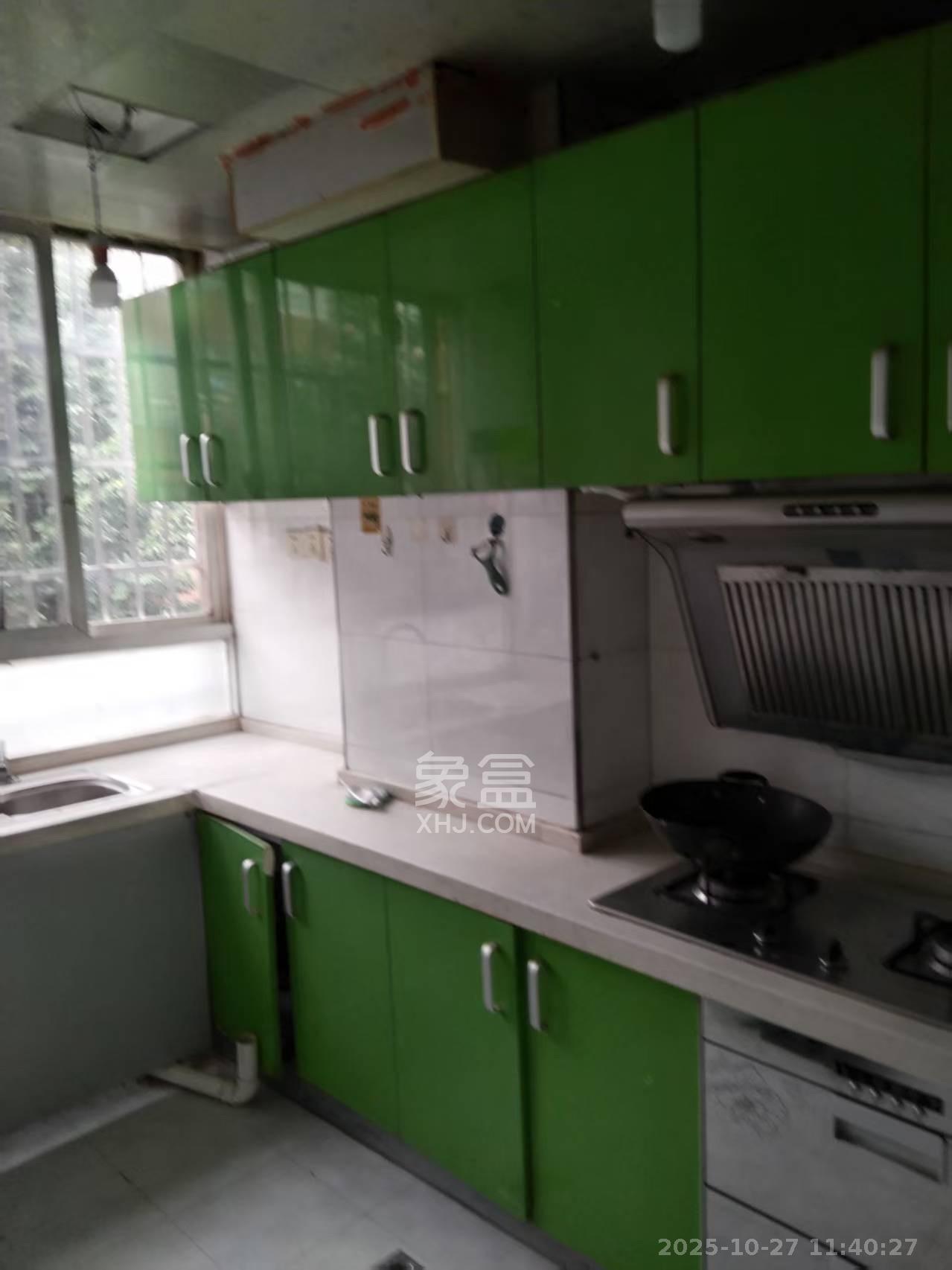 山水庭院  4室1厅1卫    1800.0元/月