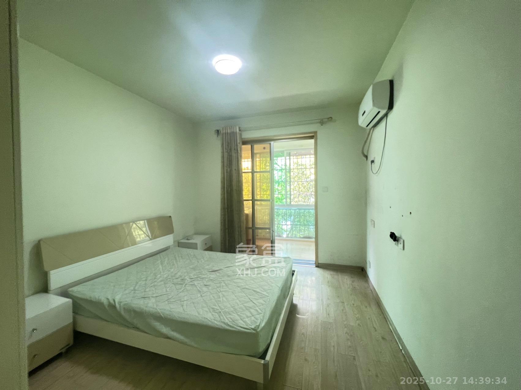 中南汽车世界  2室2厅1卫    1300.0元/月室内图