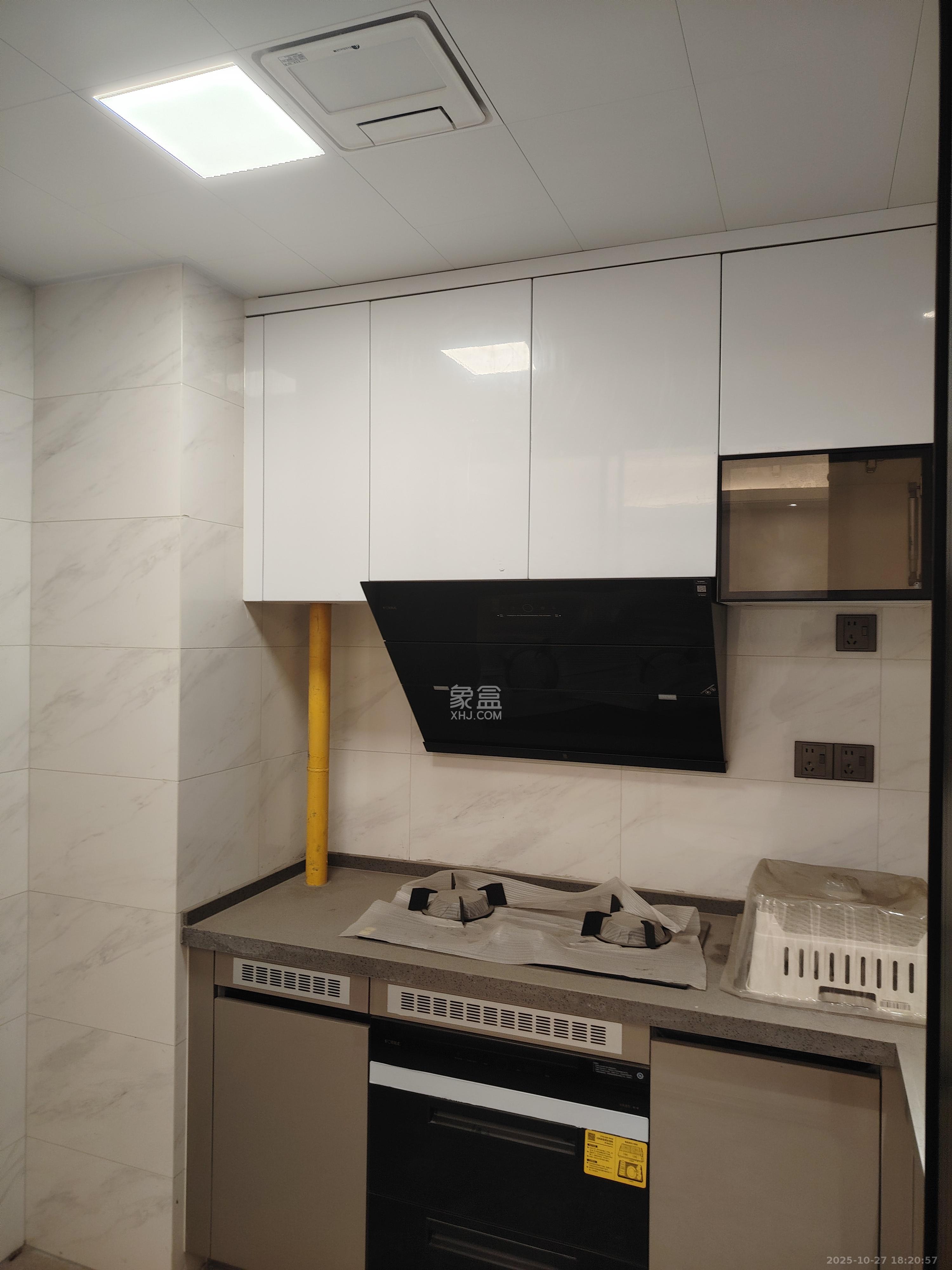 荣盛锦绣学府  3室2厅2卫    2800.0元/月室内图