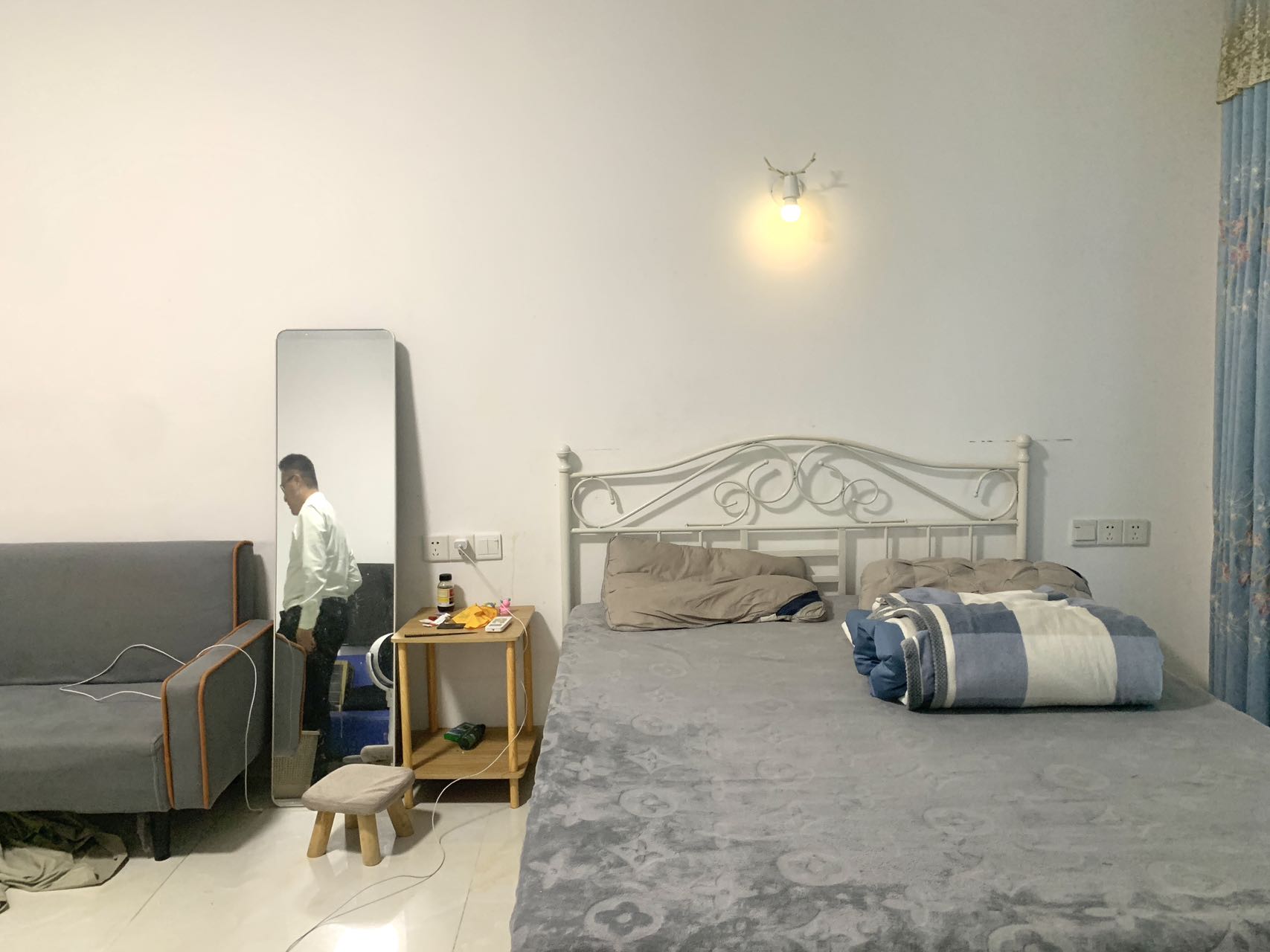 东线一号  1室0厅1卫    1400.0元/月室内图