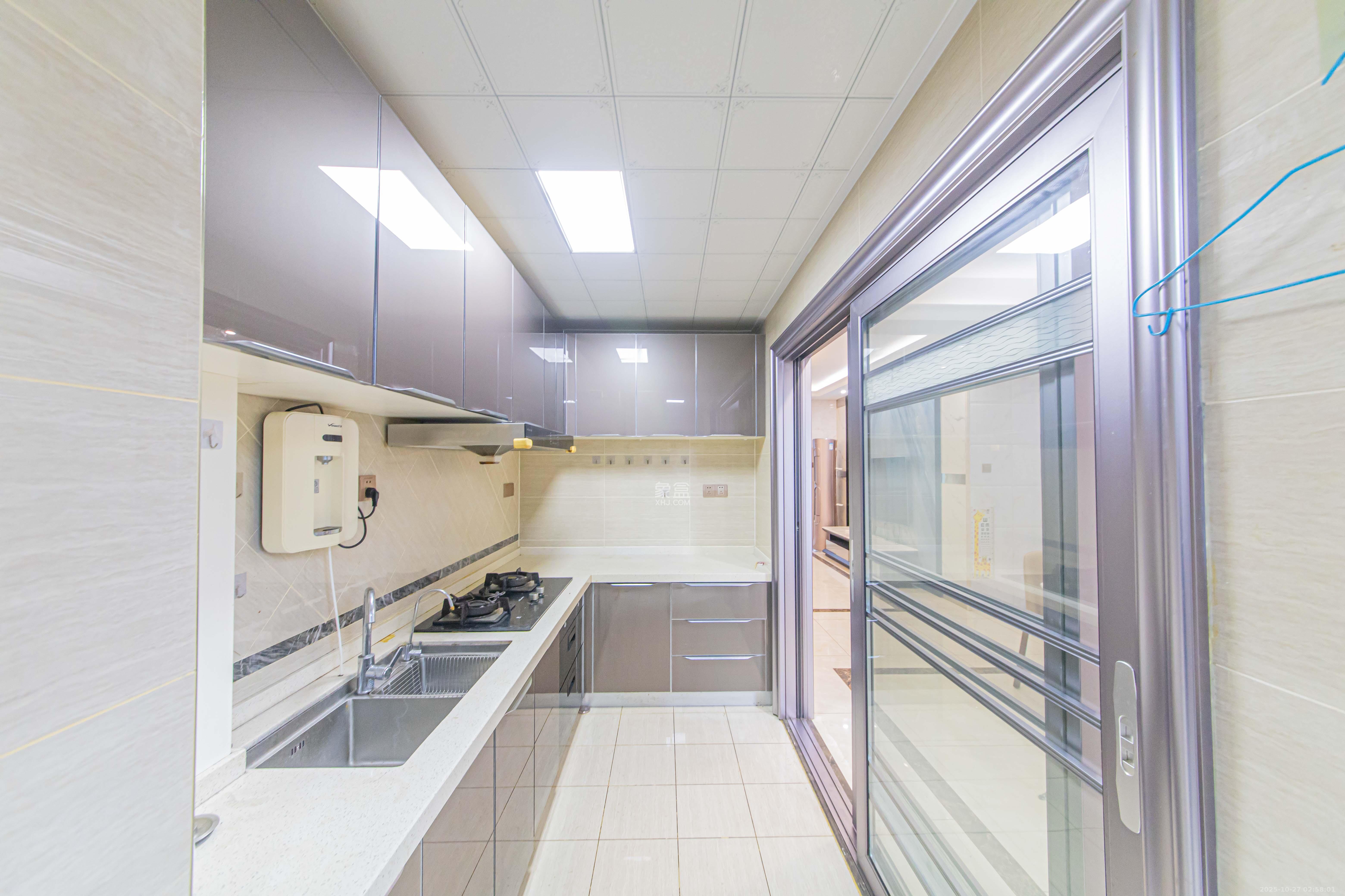 中建芙蓉嘉苑 3室2厅2卫 130.0万 中建芙蓉嘉苑 3室2厅2卫 130.0万厨房