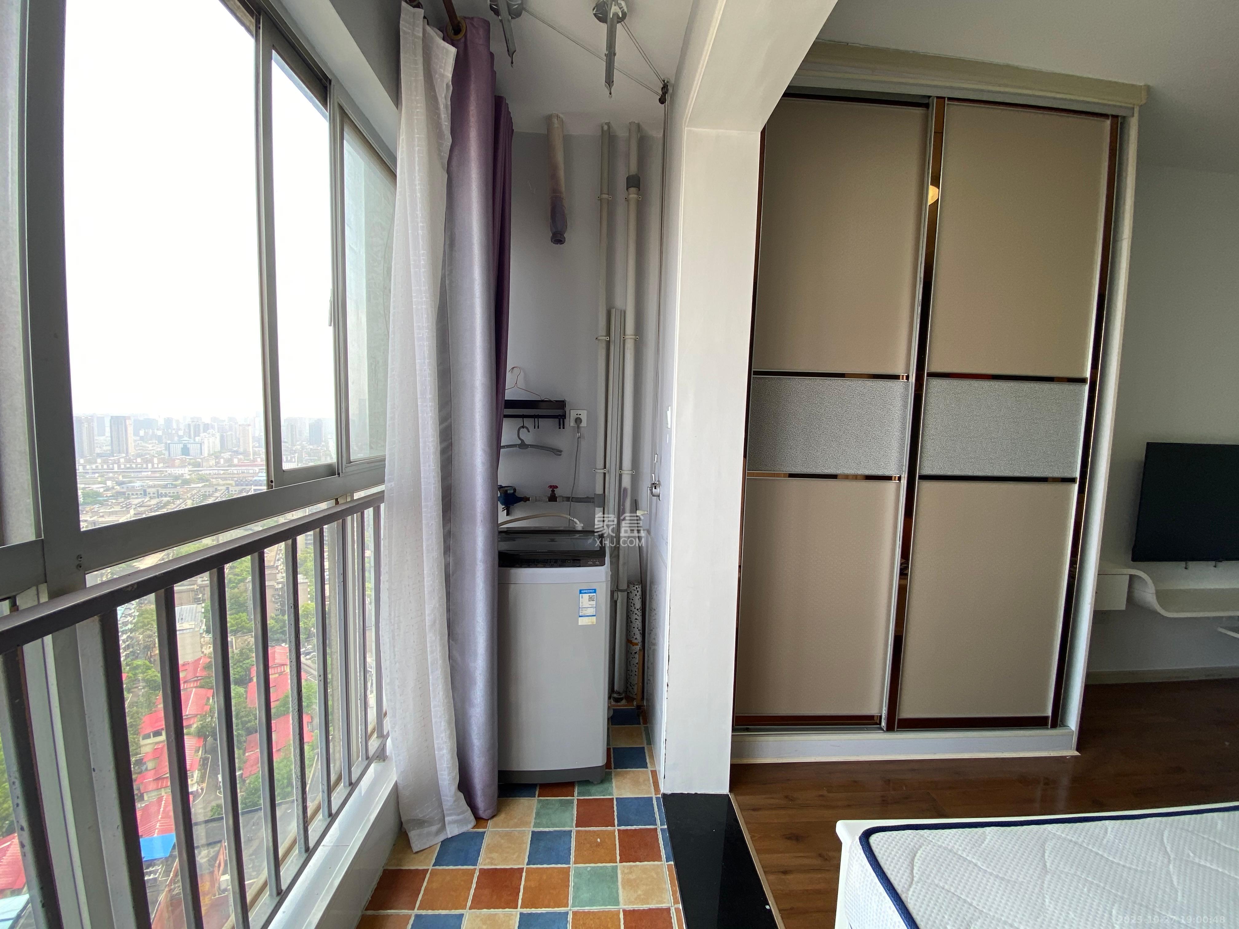 东方新世界  1室1厅1卫    1700.0元/月室内图