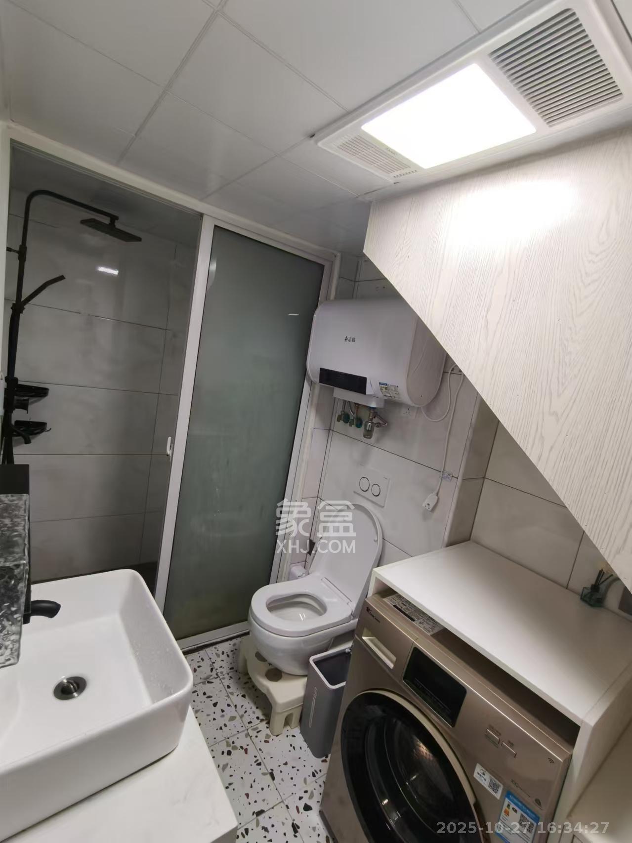 芙蓉万国城MOMA（卓越汇富苑）  1室1厅1卫    2400.0元/月室内图