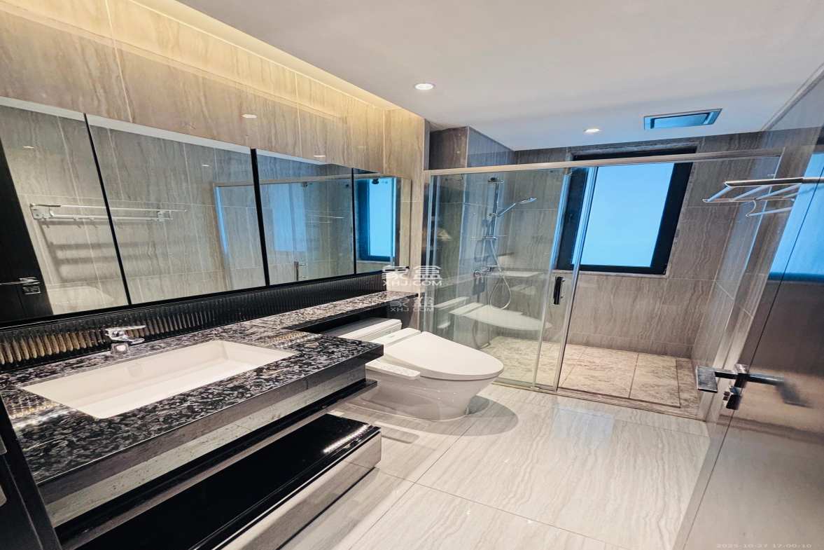 珠江颐德公馆 4室2厅3卫 8500.0元/月 珠江颐德公馆 4室2厅3卫 8500.0元/月室内图