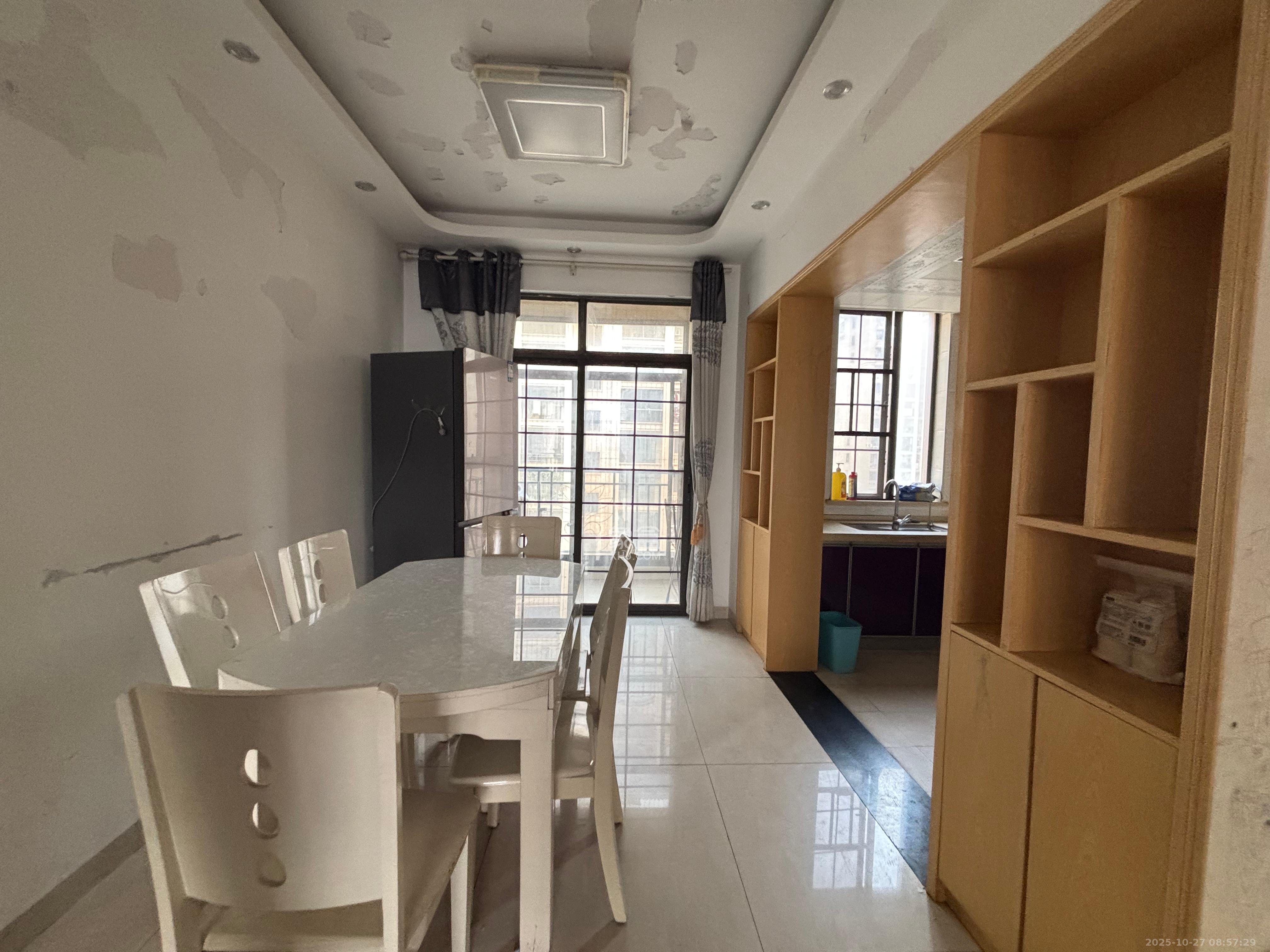 宏聚地中海  2室2厅1卫    2000.0元/月室内图