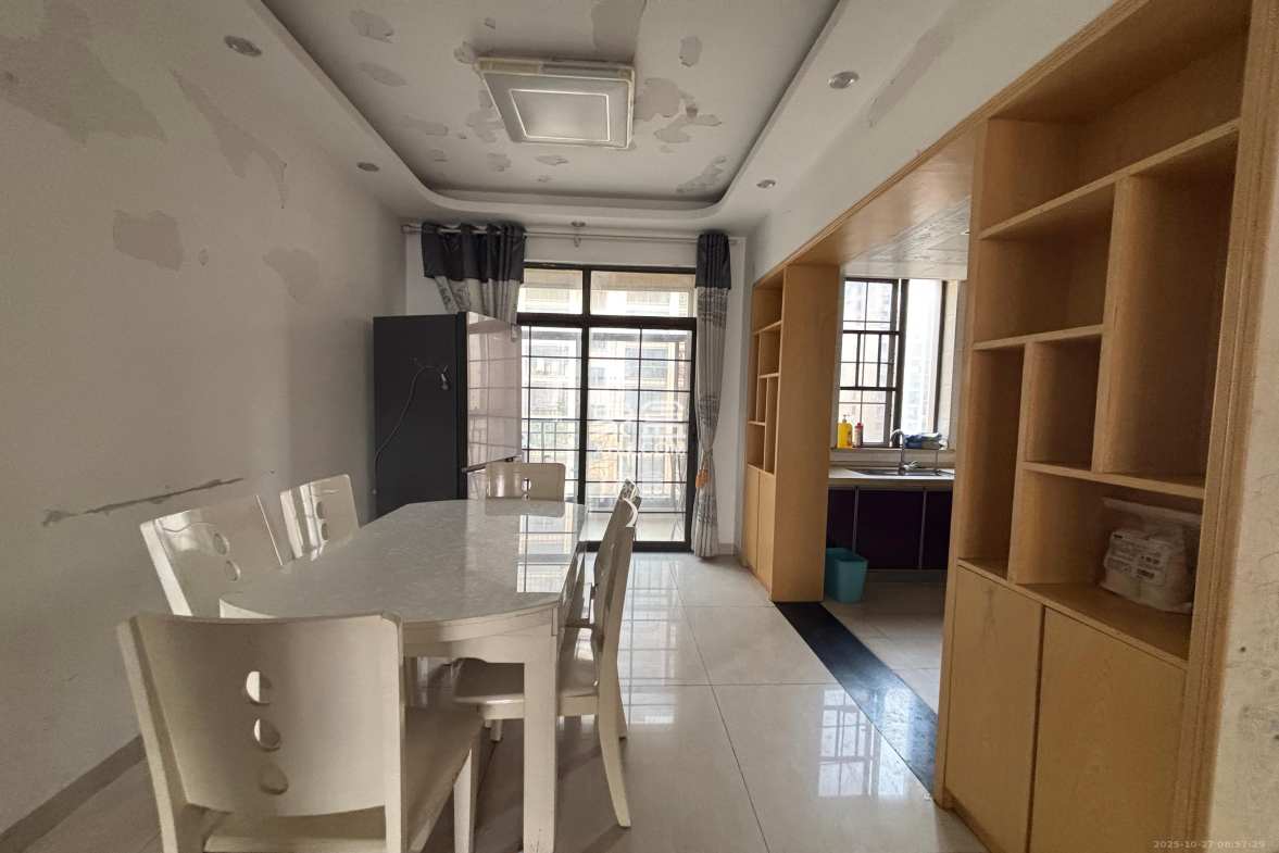 宏聚地中海  2室2厅1卫    2000.0元/月 宏聚地中海  2室2厅1卫    2000.0元/月室内图