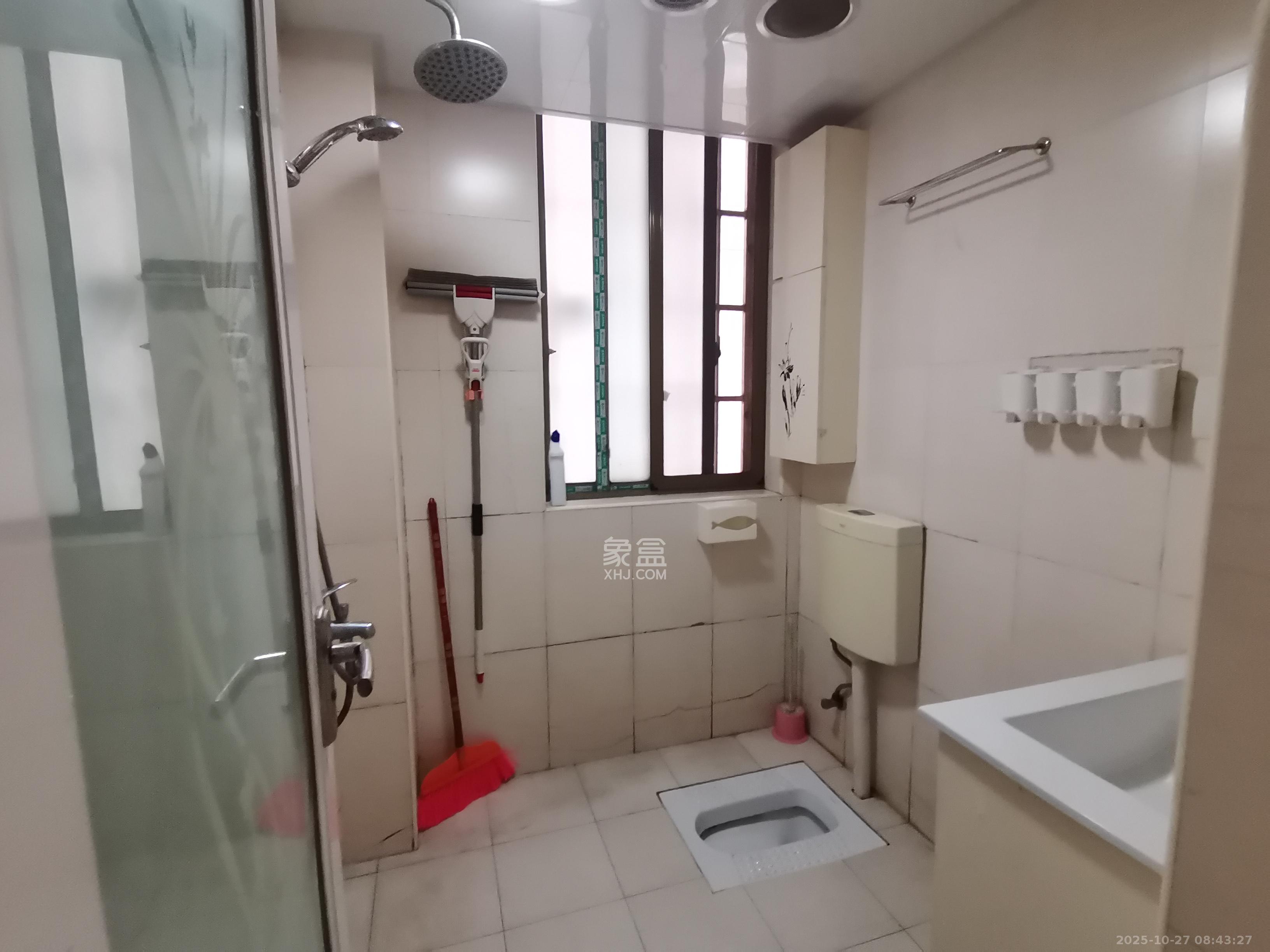 层上观邸  3室2厅1卫    2100.0元/月室内图