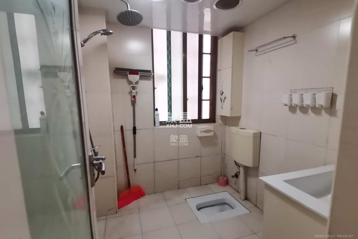 层上观邸  3室2厅1卫    2100.0元/月 层上观邸  3室2厅1卫    2100.0元/月室内图