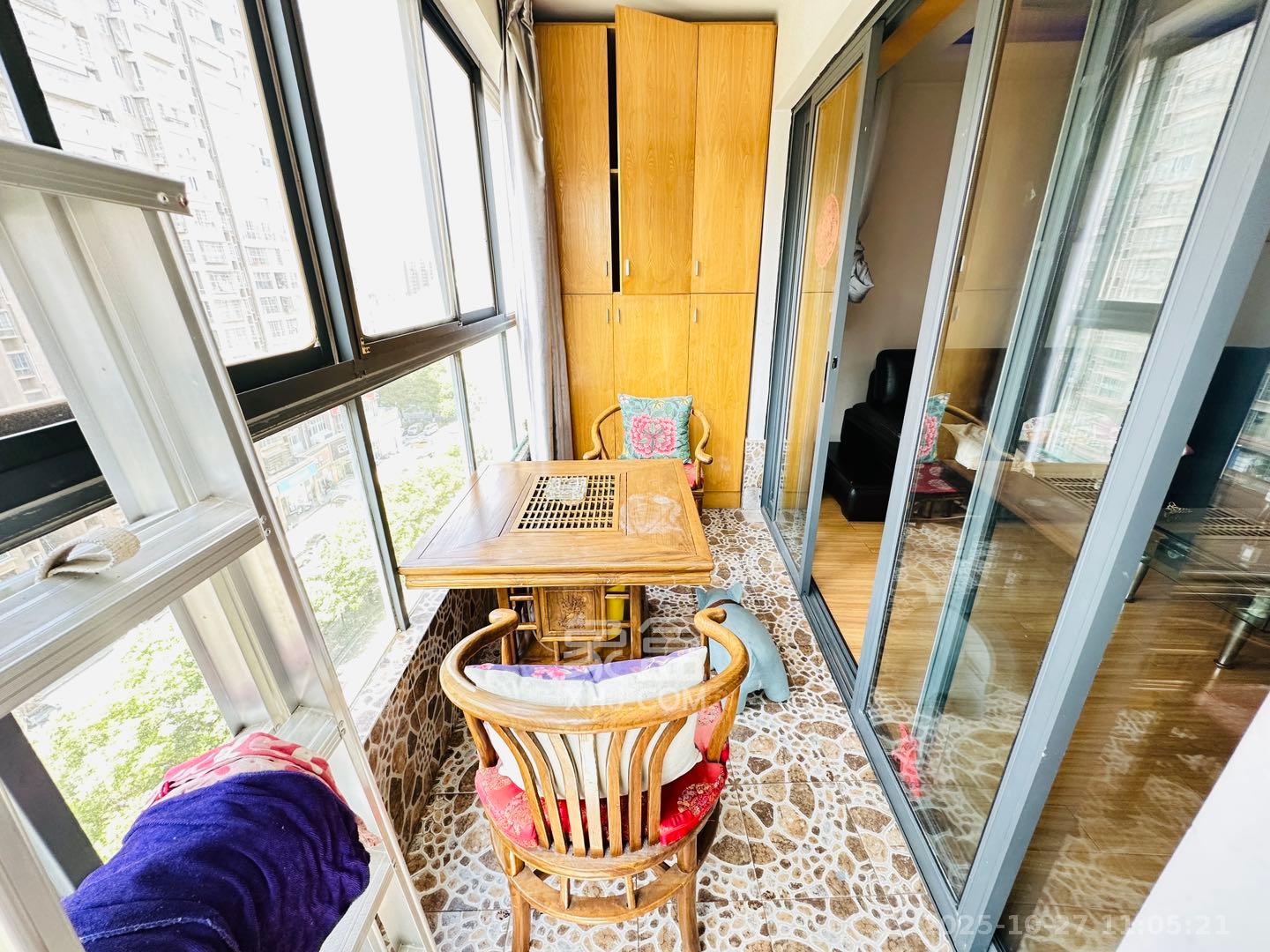 西子花苑  3室2厅2卫    3000.0元/月室内图