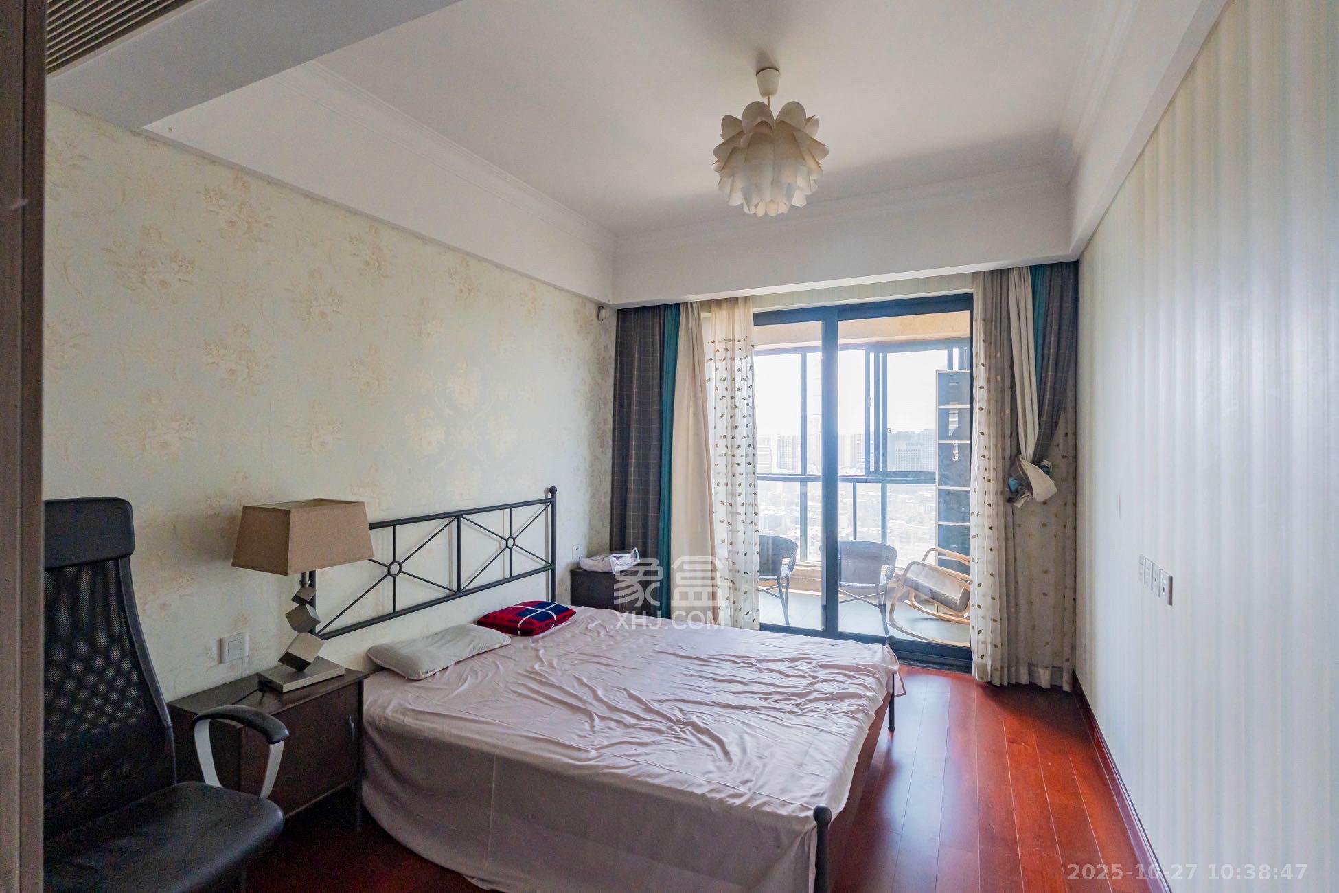 复地崑玉国际一期  3室2厅2卫    6000.0元/月 复地崑玉国际一期  3室2厅2卫    6000.0元/月室内图