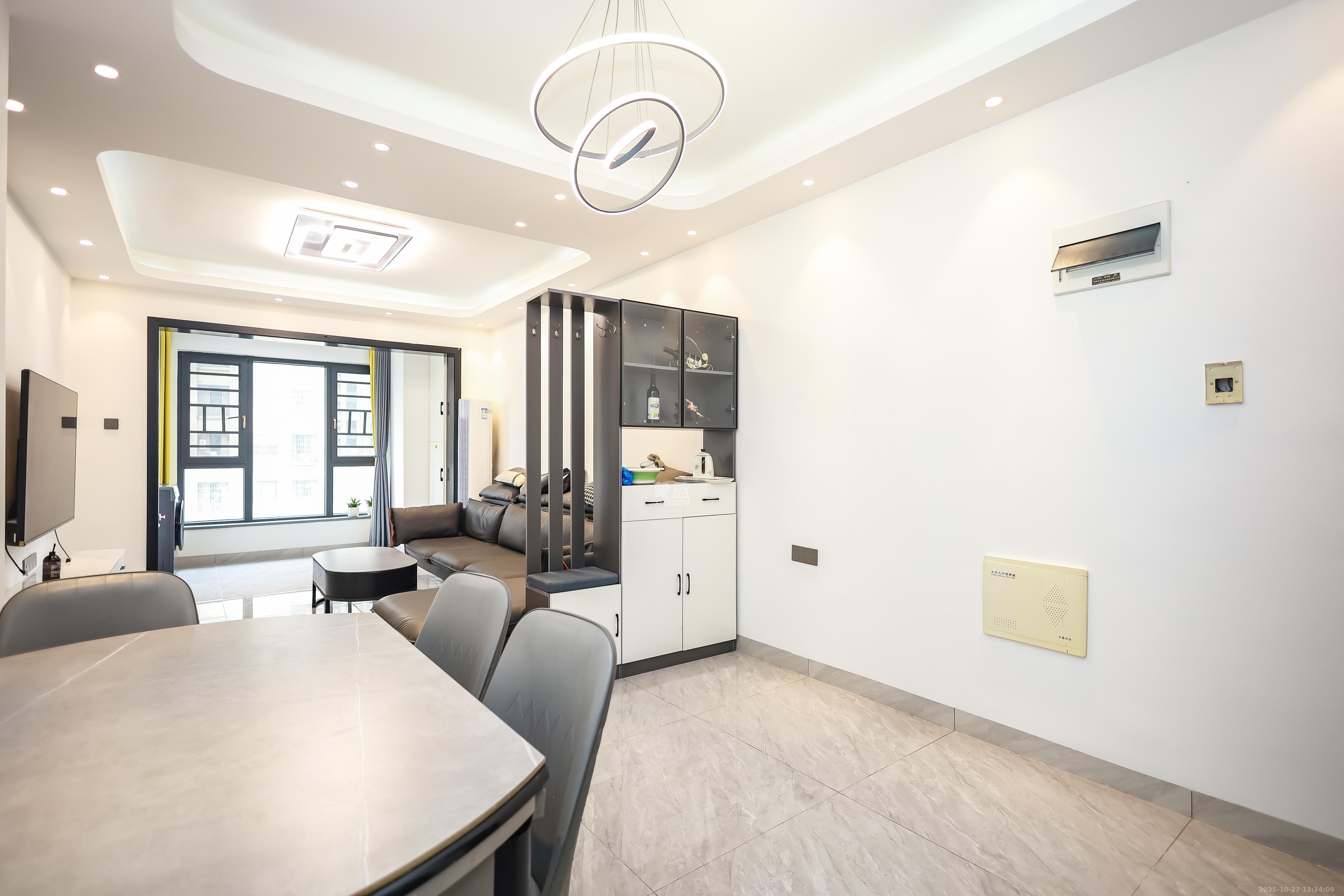 天麓尚层 3室2厅1卫 75.0万 天麓尚层 3室2厅1卫 75.0万客厅