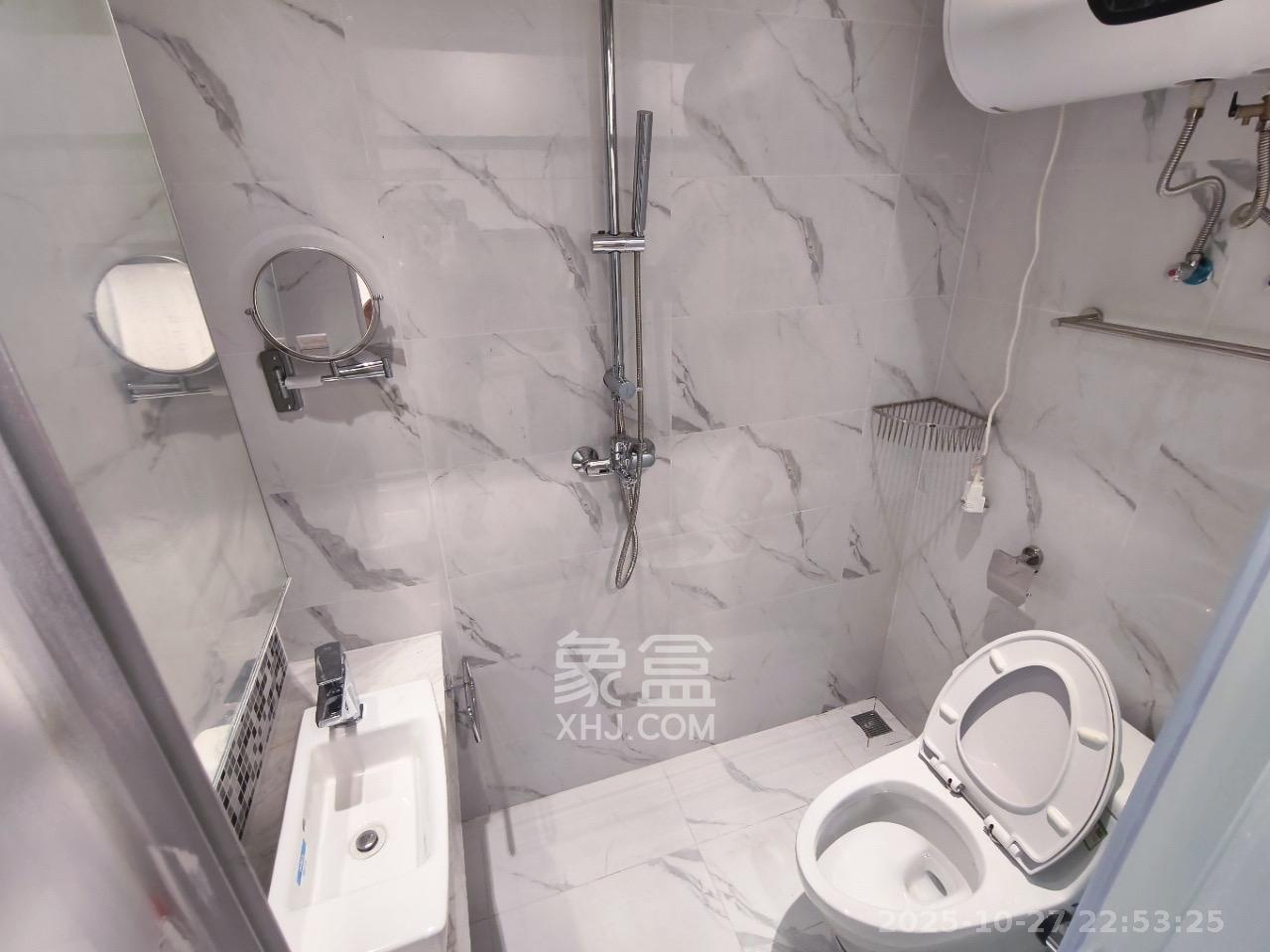 恒大誉府(融誉商业中心)  1室1厅1卫    1700.0元/月 恒大誉府(融誉商业中心)  1室1厅1卫    1700.0元/月室内图