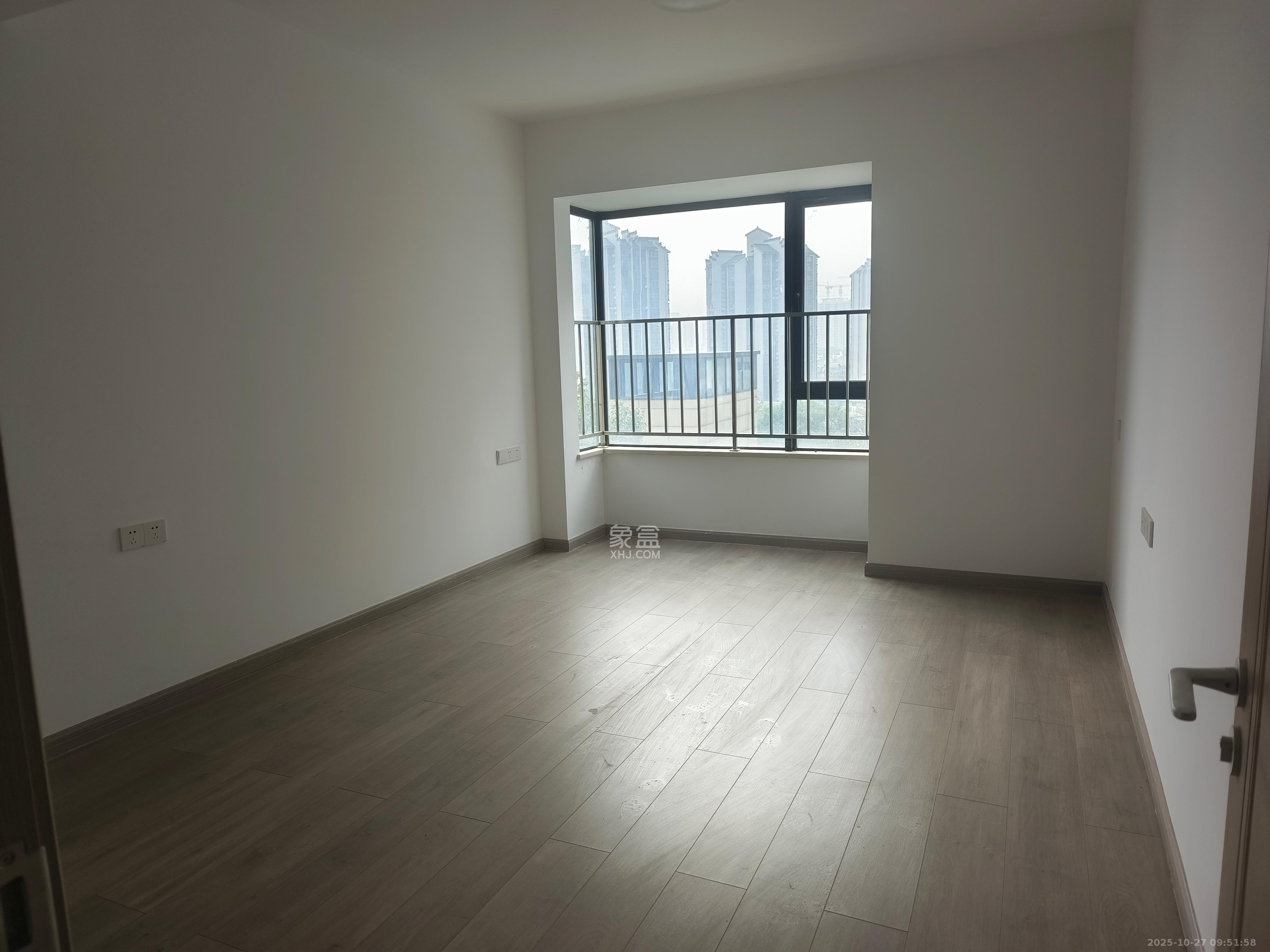 建投象山国际  3室2厅2卫    2800.0元/月室内图