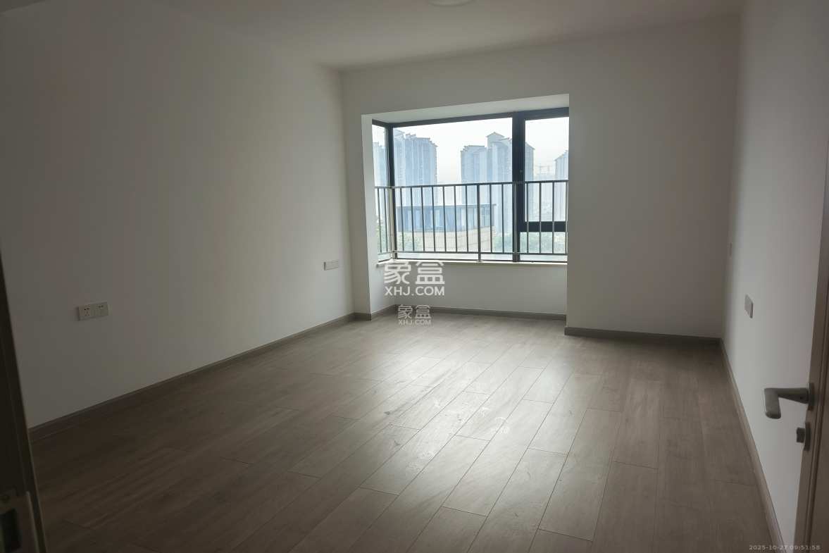 建投象山国际  3室2厅2卫    2800.0元/月 建投象山国际  3室2厅2卫    2800.0元/月室内图