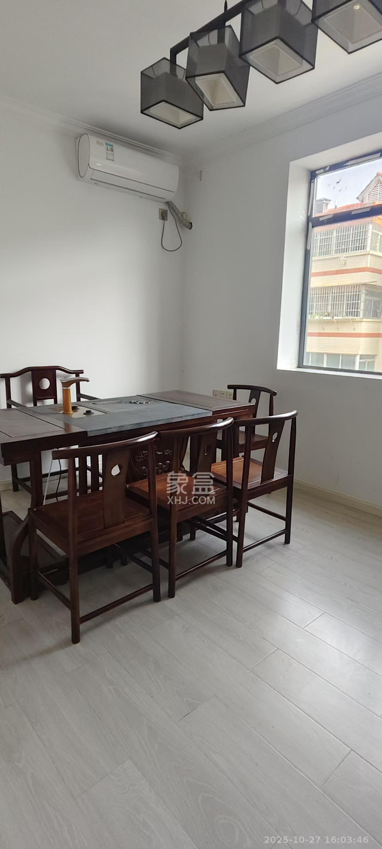 银晟花园  3室2厅2卫    2400.0元/月 银晟花园  3室2厅2卫    2400.0元/月室内图