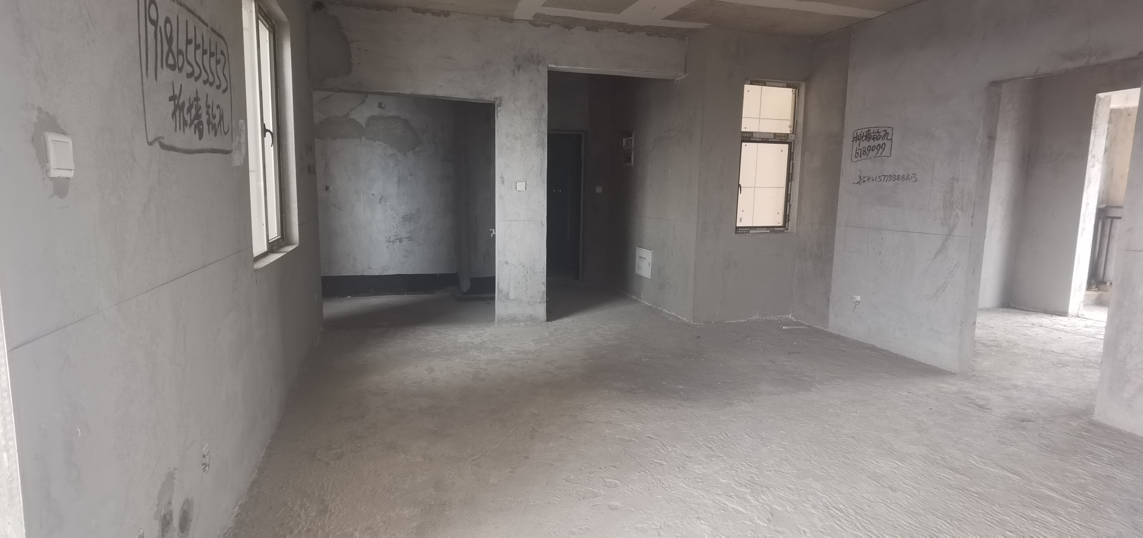 五江澜苑  3室2厅2卫    56.0万 五江澜苑  3室2厅2卫    56.0万客厅