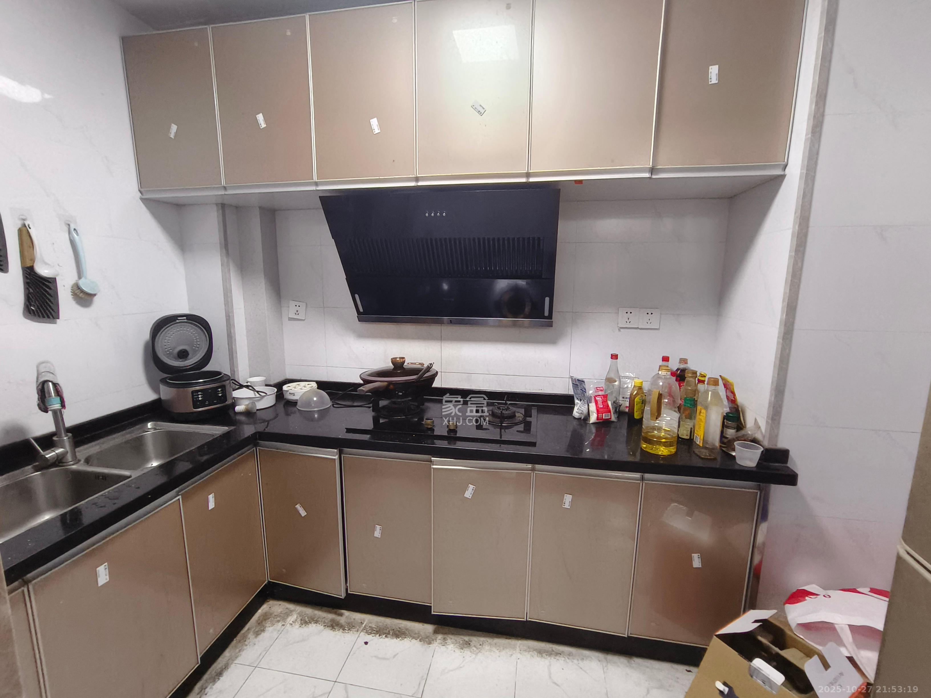 金科时代中心  3室2厅1卫    2300.0元/月室内图