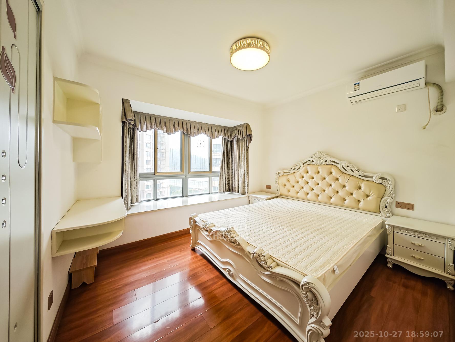 钱隆世家  3室2厅2卫    92.8万卧室