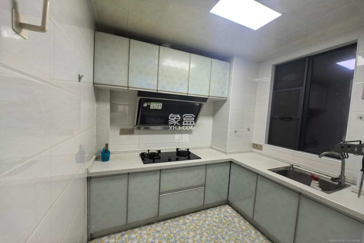 中海梅溪湖壹号  3室2厅1卫    2300.0元/月 中海梅溪湖壹号  3室2厅1卫    2300.0元/月室内图